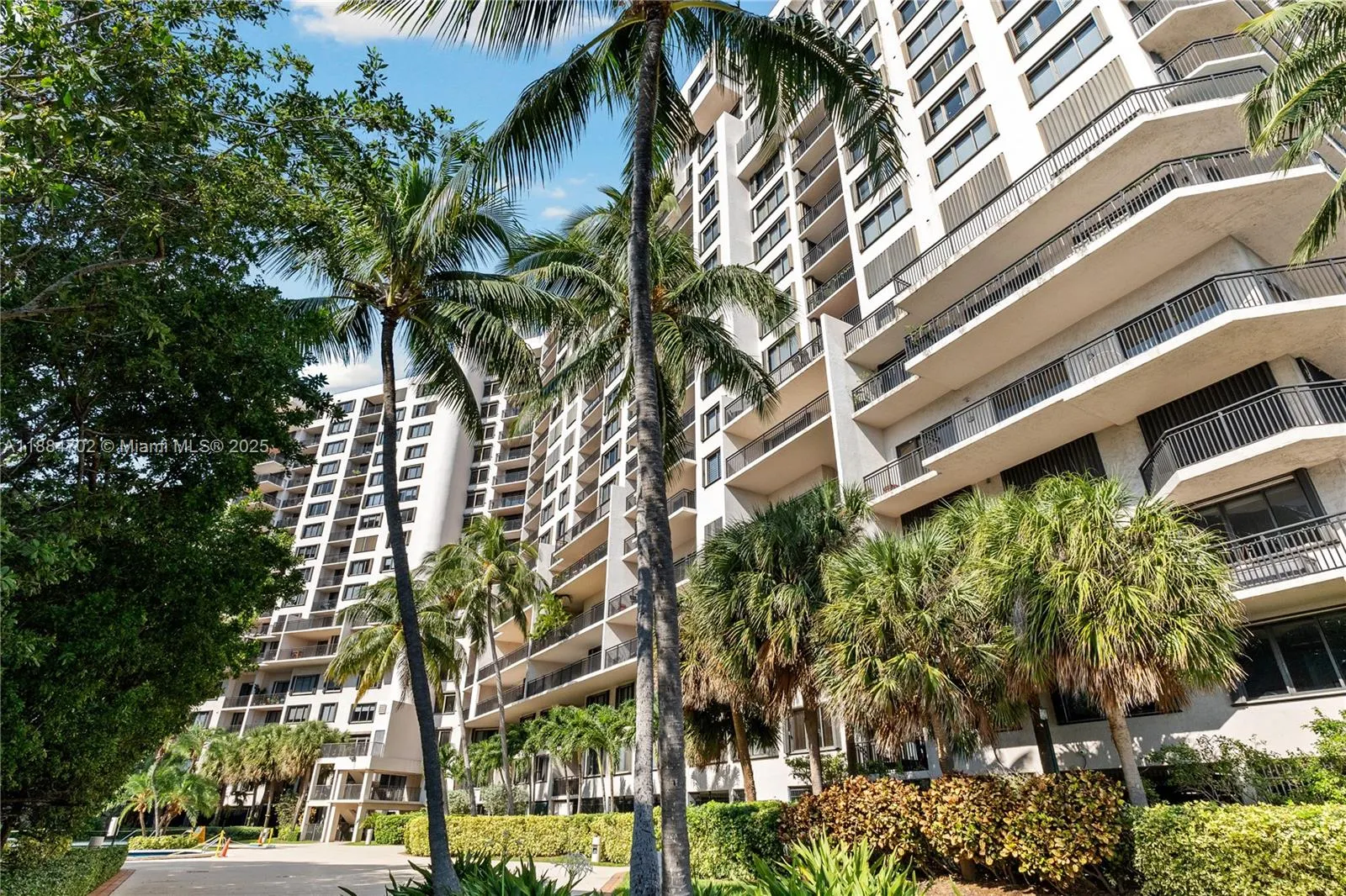 540 Brickell Key Dr, #507