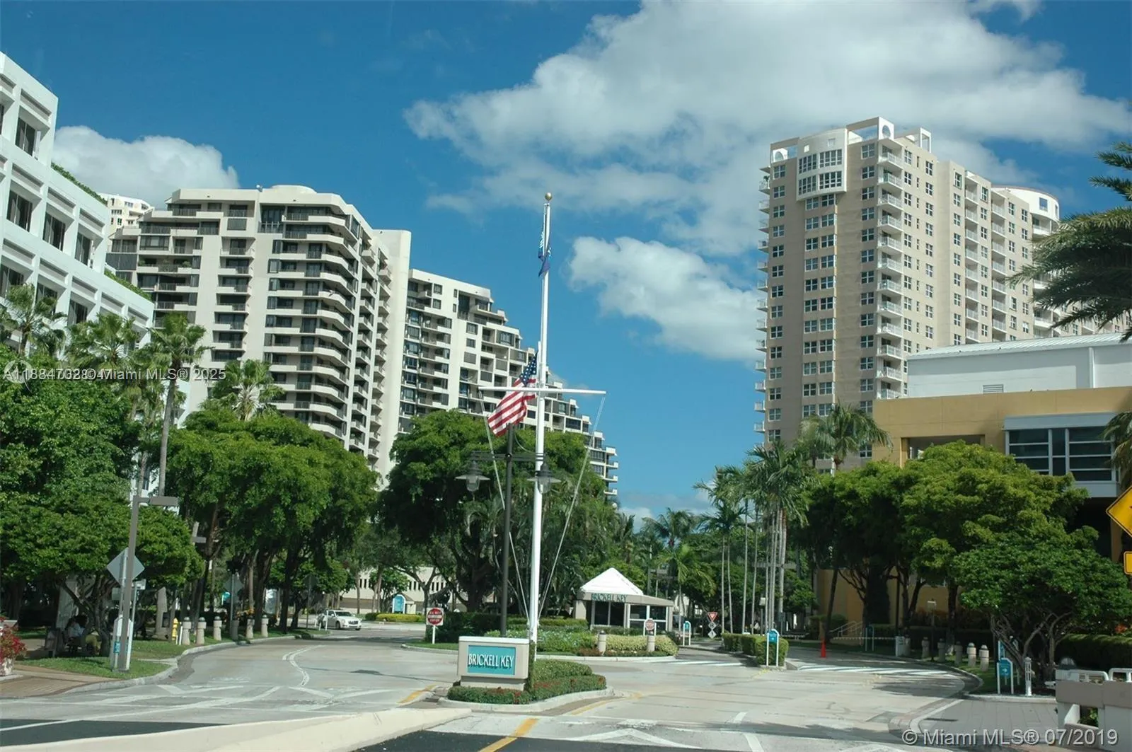 540 Brickell Key Dr, #507