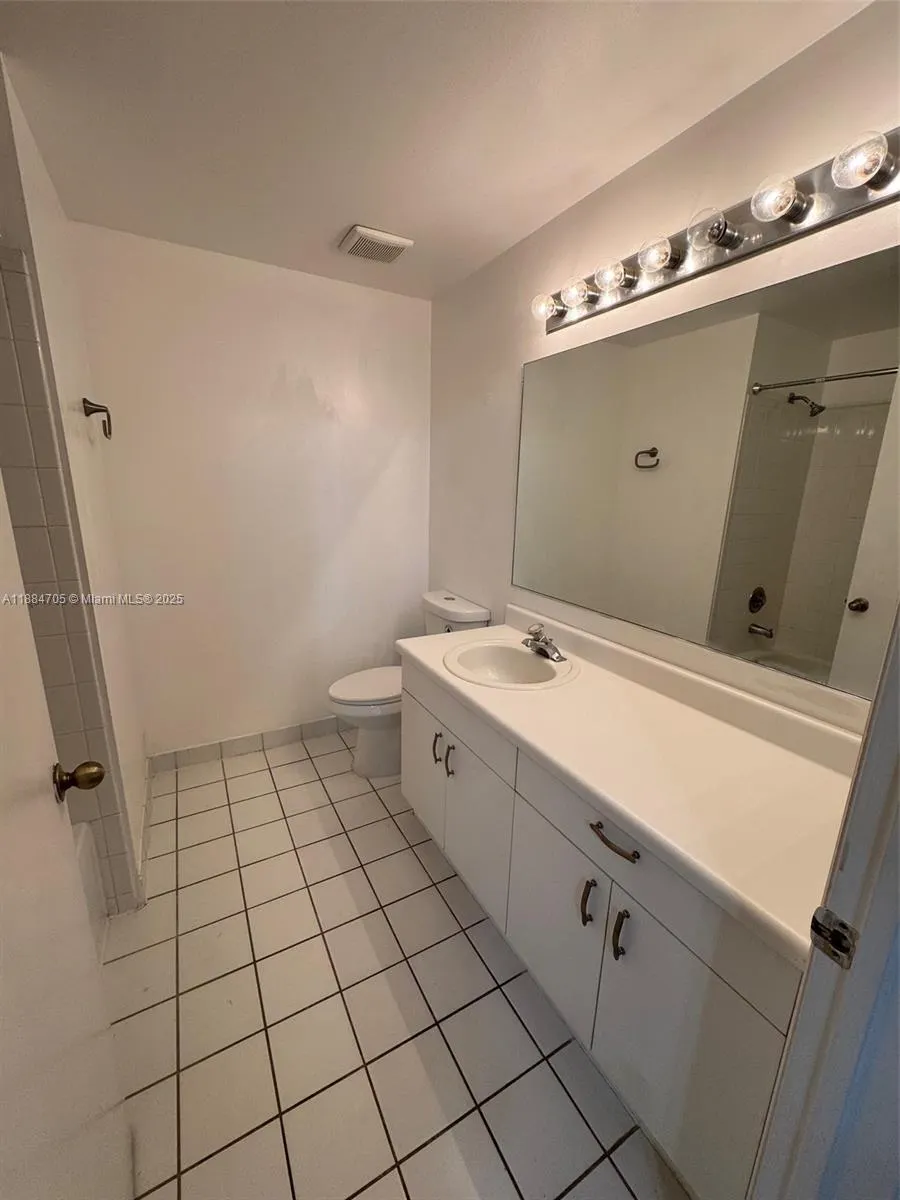 1503 Veracruz Ln, #5-14