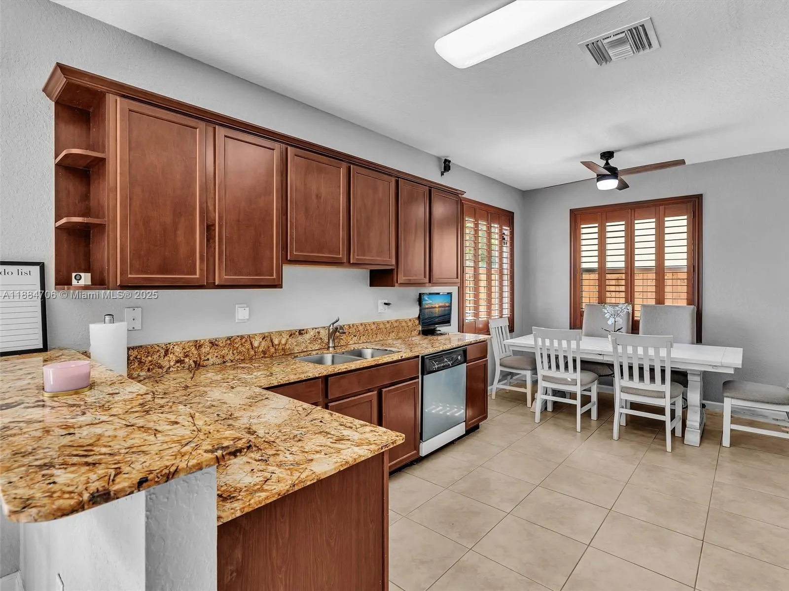 625 SE 30th Ter