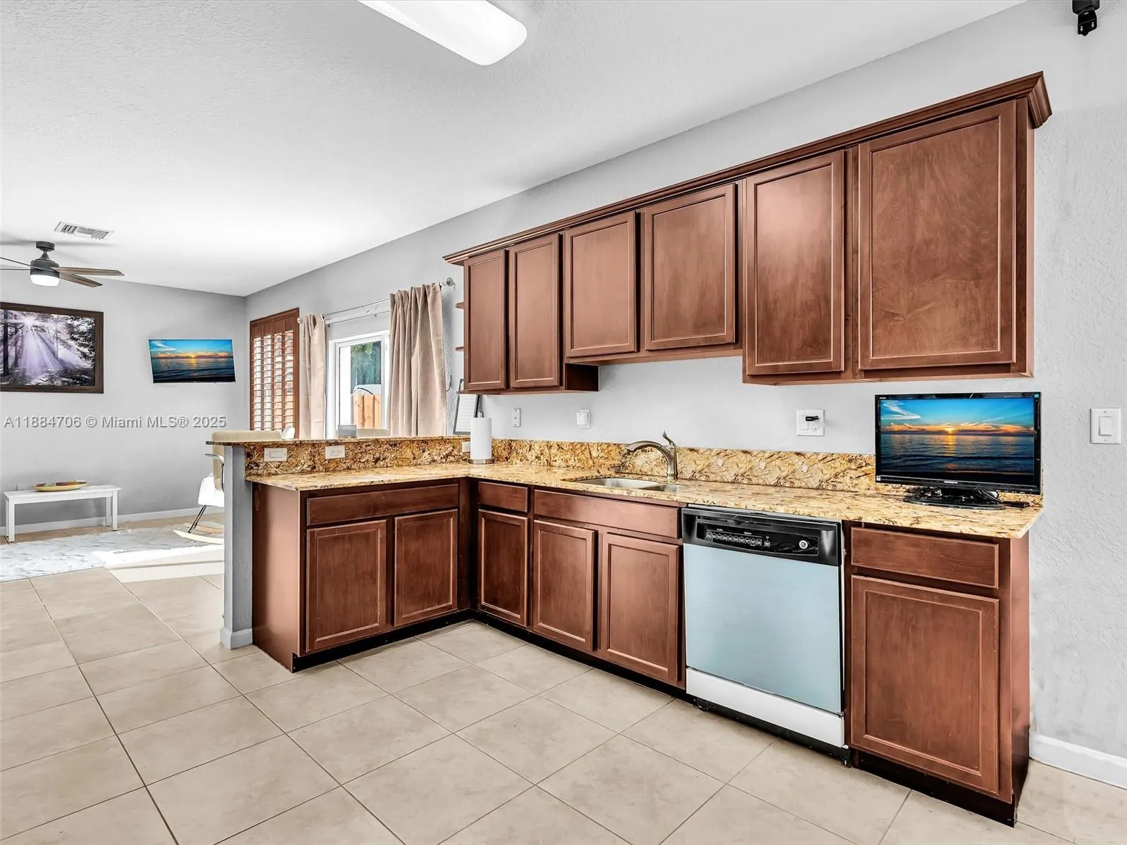 625 SE 30th Ter