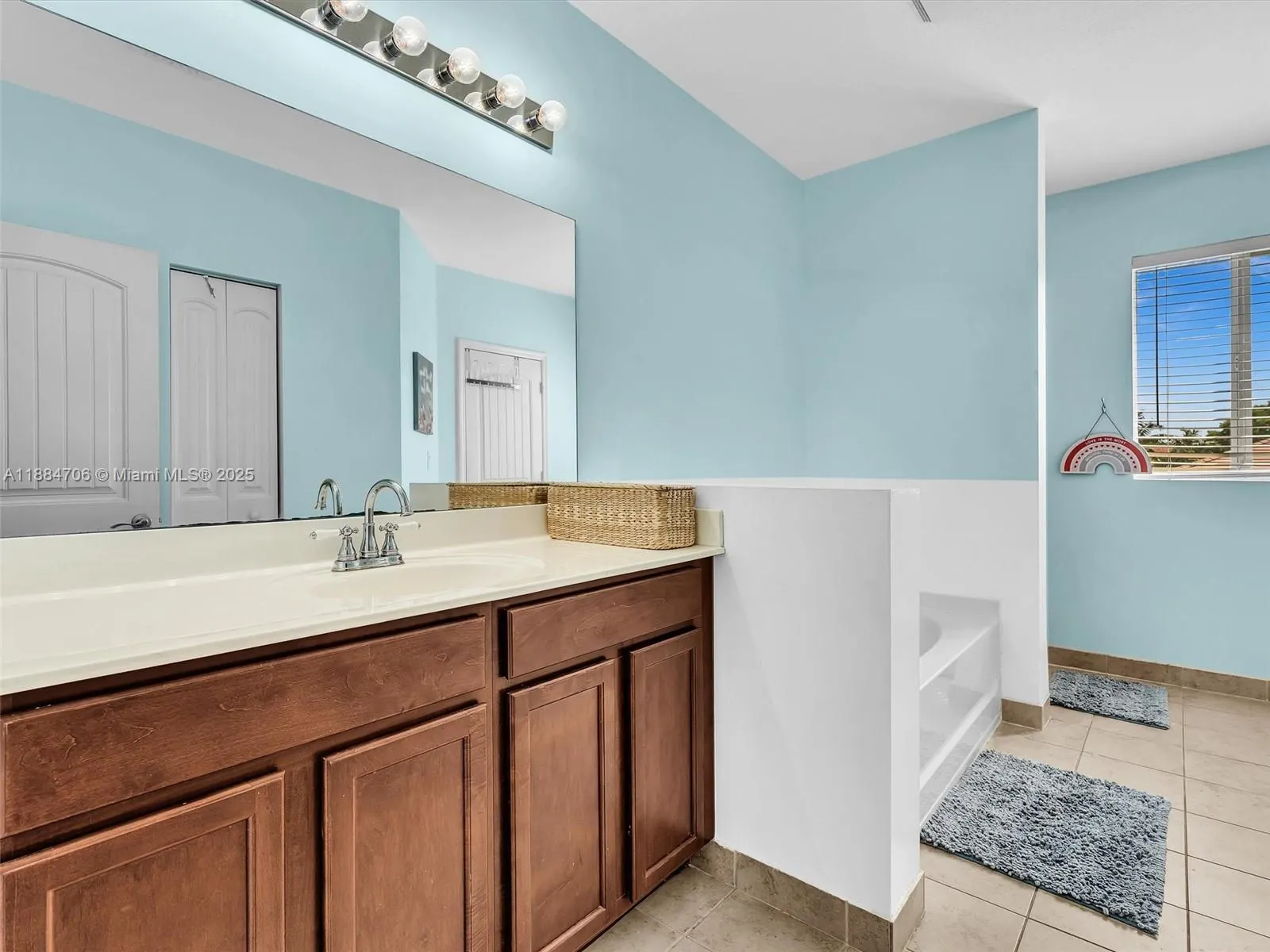625 SE 30th Ter