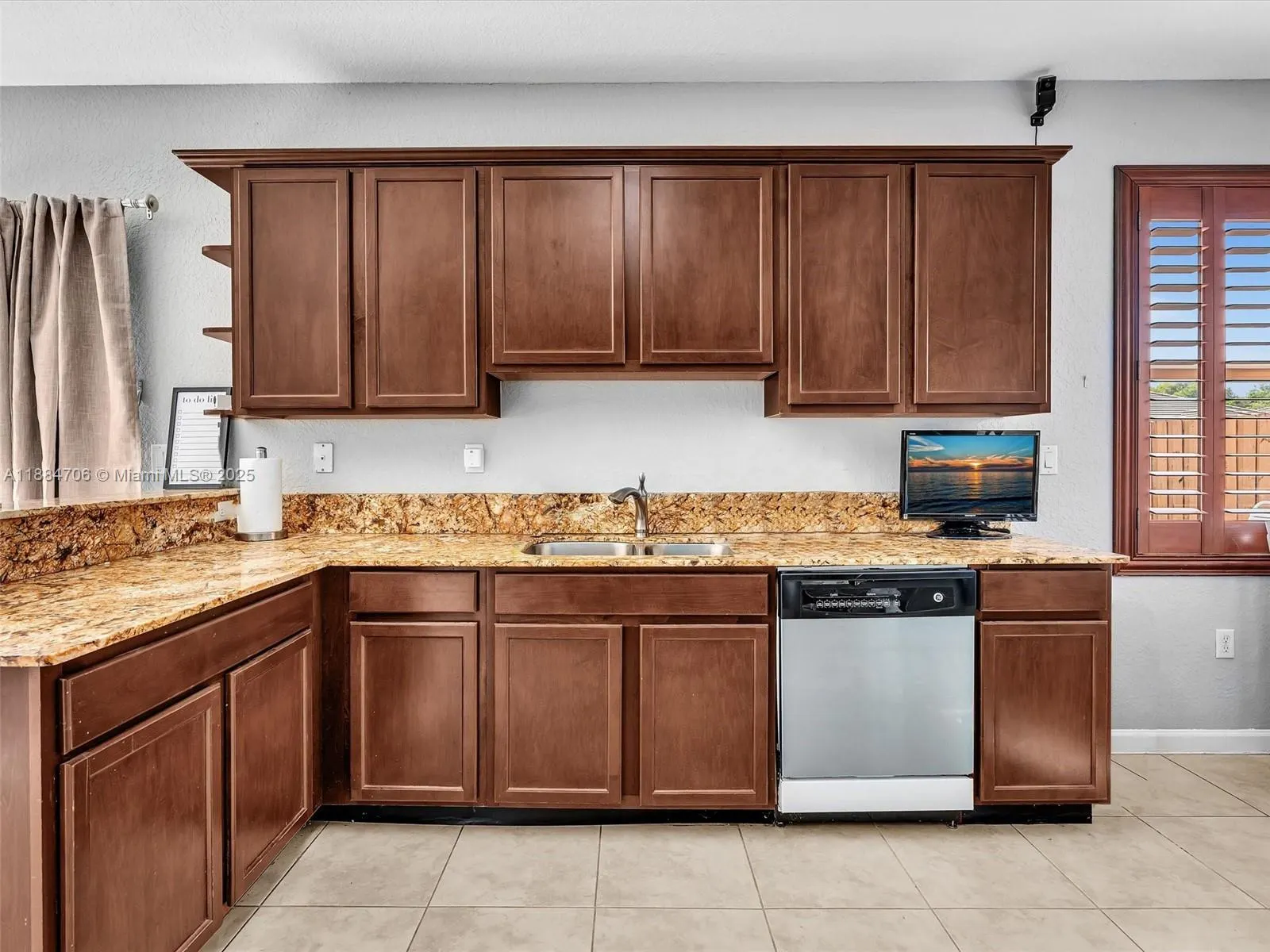 625 SE 30th Ter