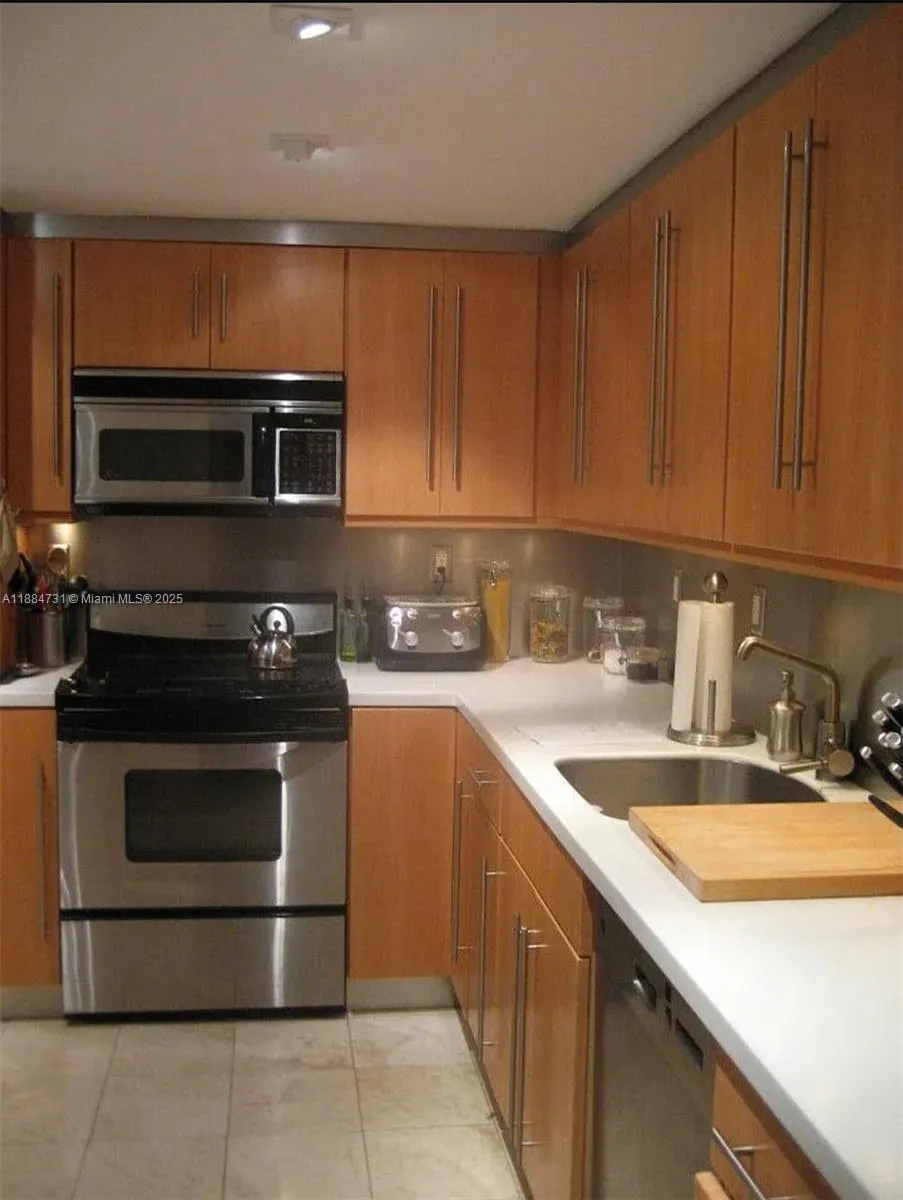9500 W Bay Harbor Dr, #2B