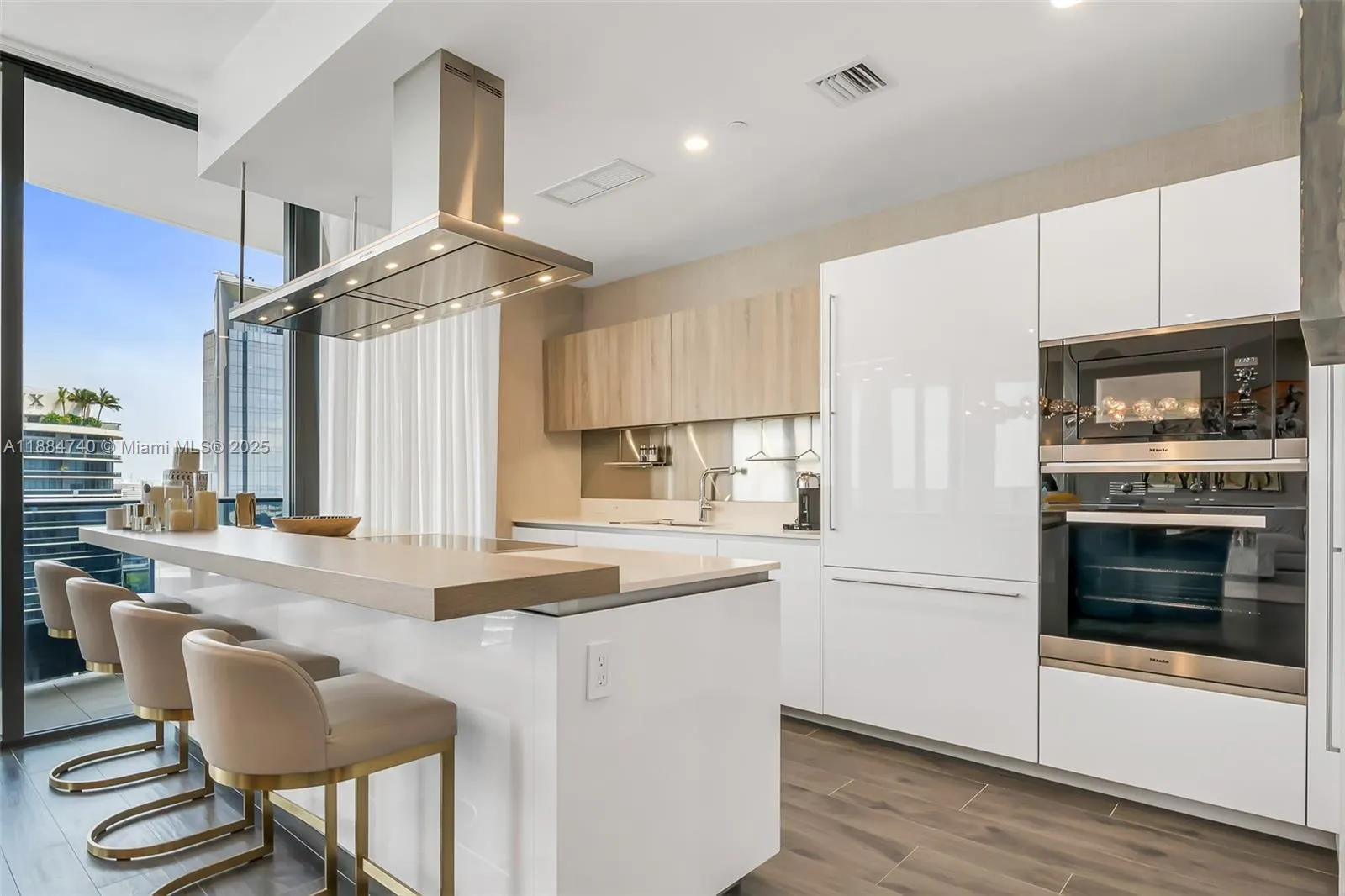 1000 Brickell Plz, #PH5807