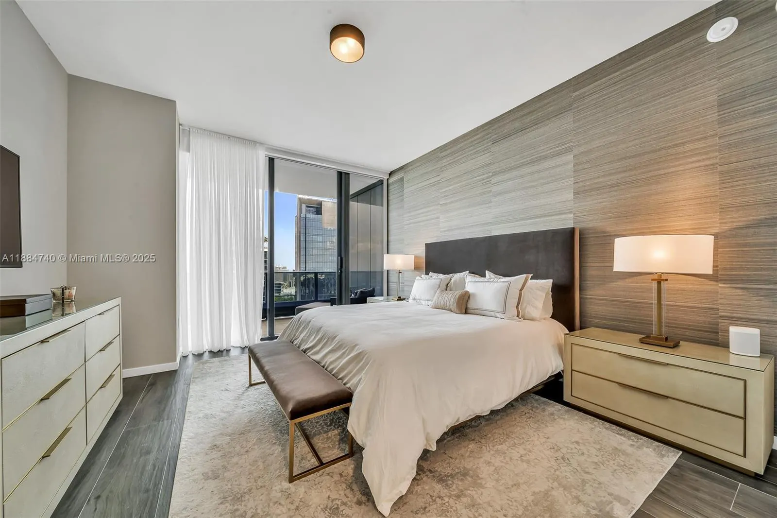 1000 Brickell Plz, #PH5807
