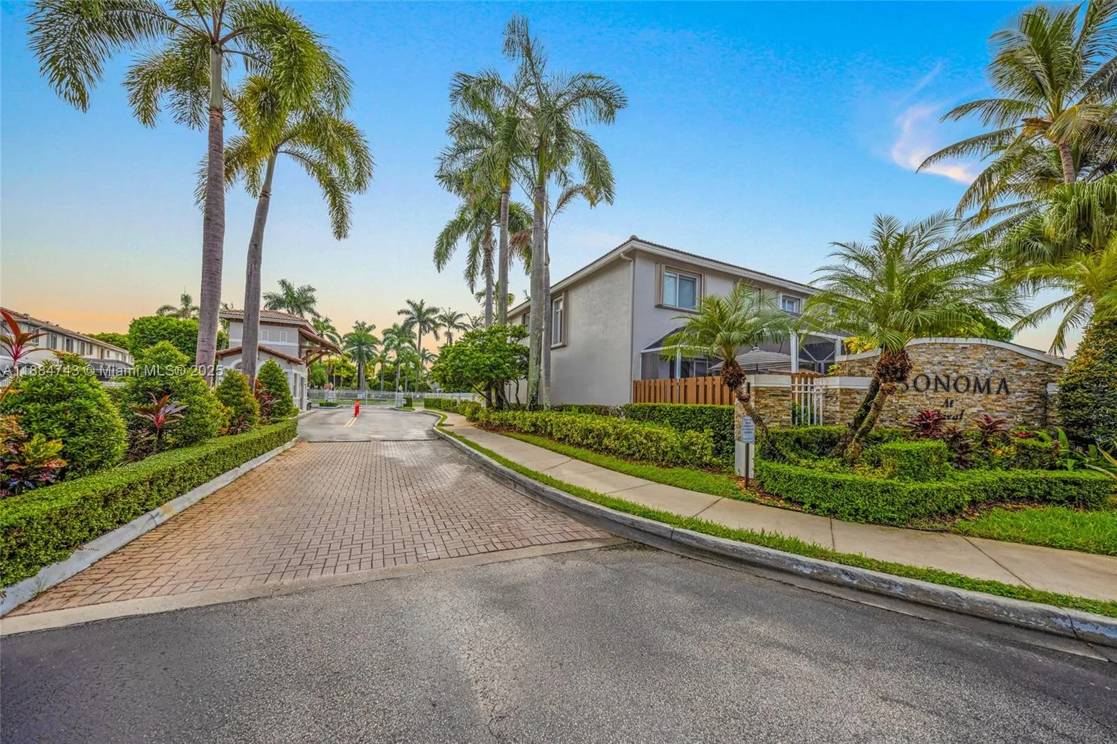 5625 NW 112th Path, #5625