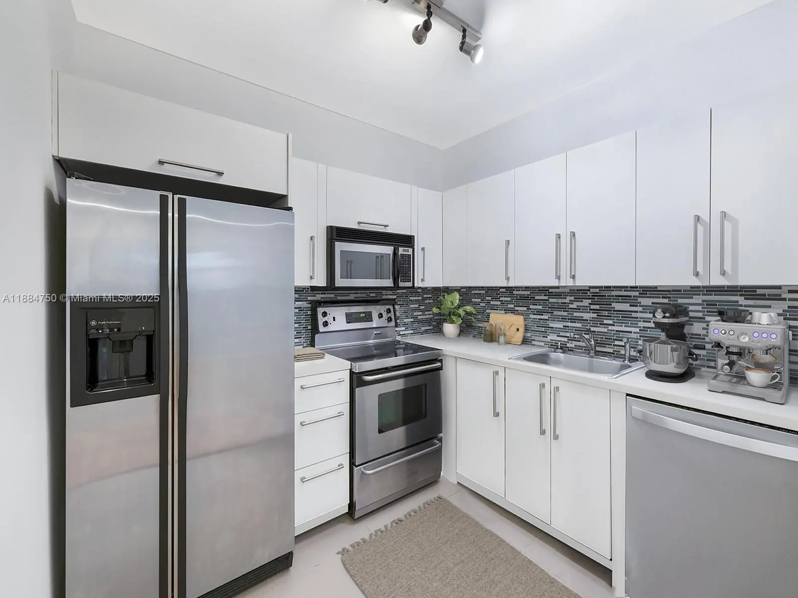 1018 Meridian Ave, #4