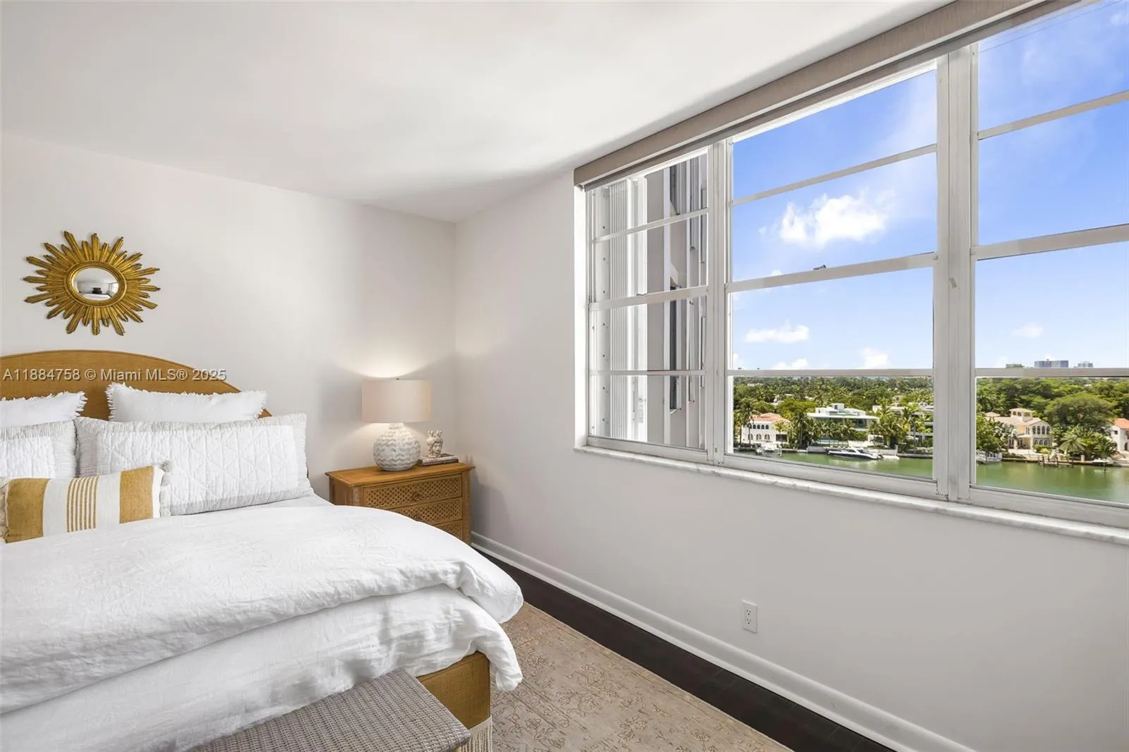 5660 Collins Ave, #8D