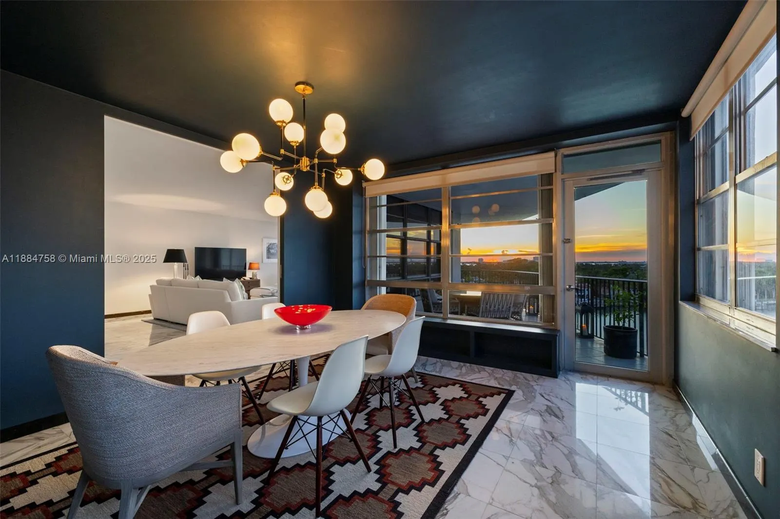5660 Collins Ave, #8D