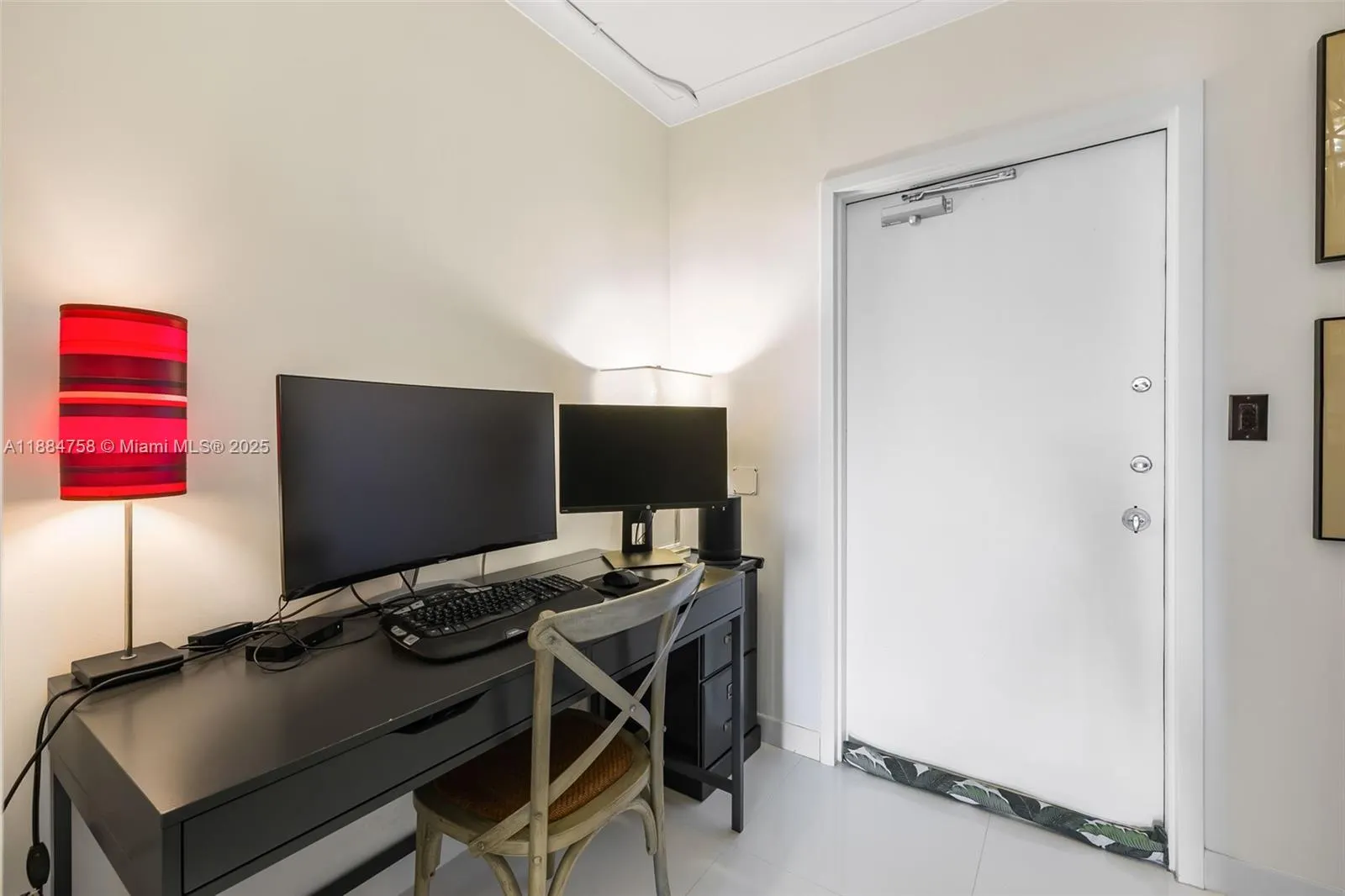 5660 Collins Ave, #8D