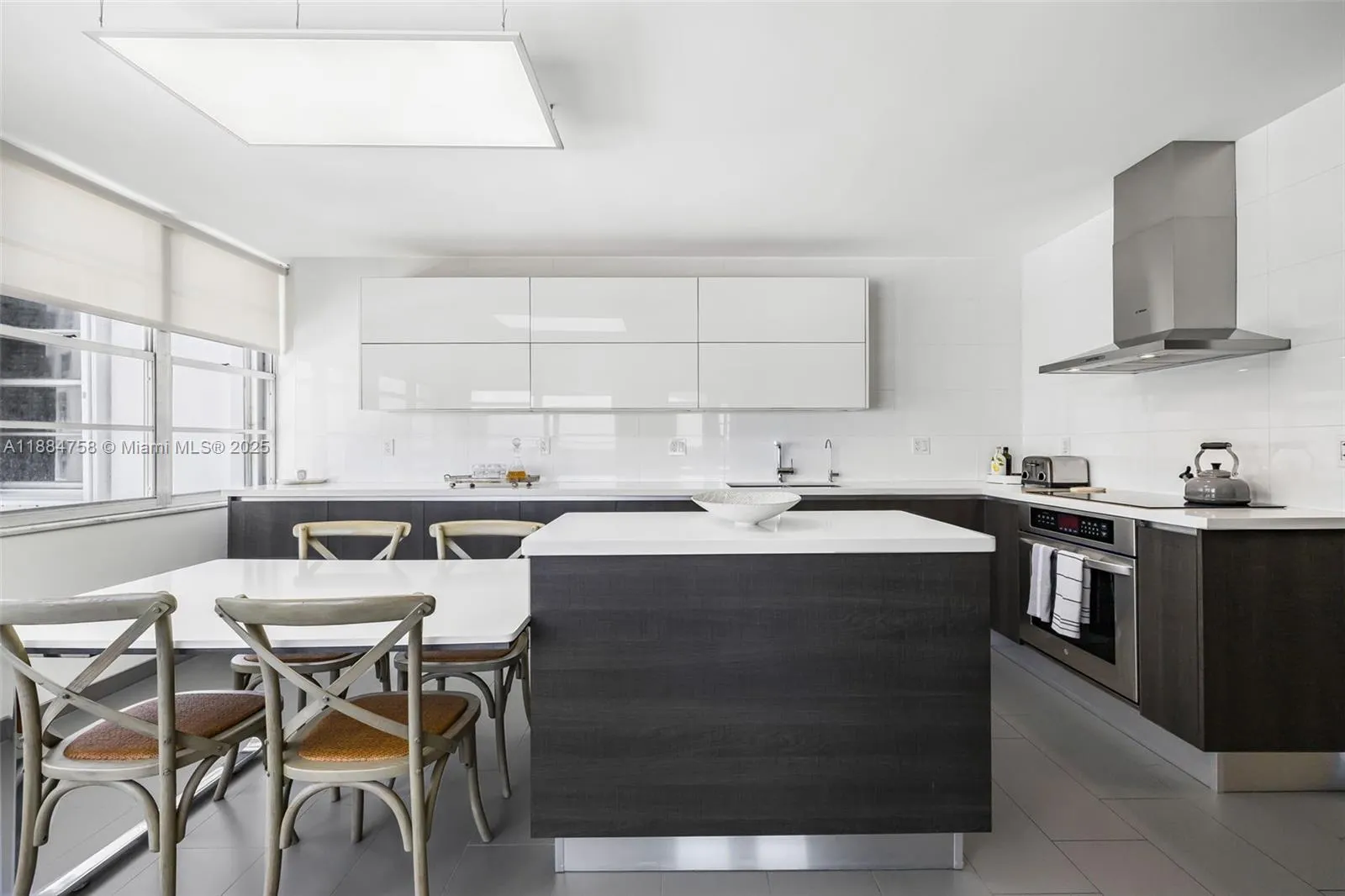 5660 Collins Ave, #8D