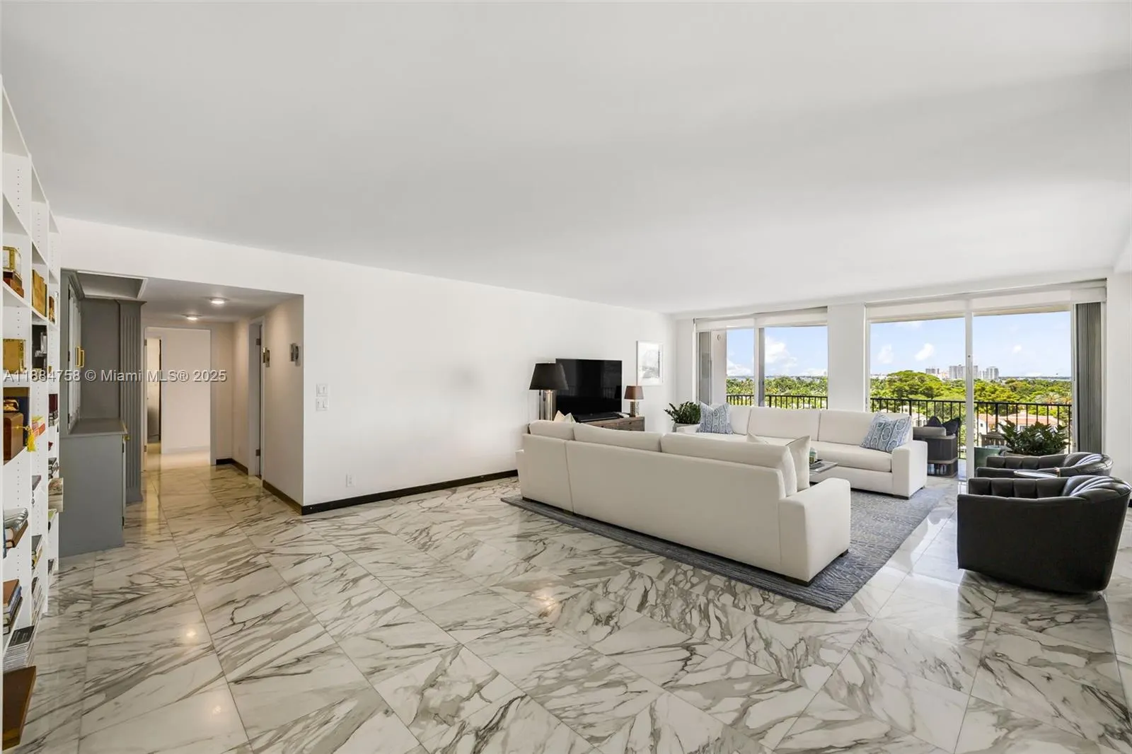 5660 Collins Ave, #8D