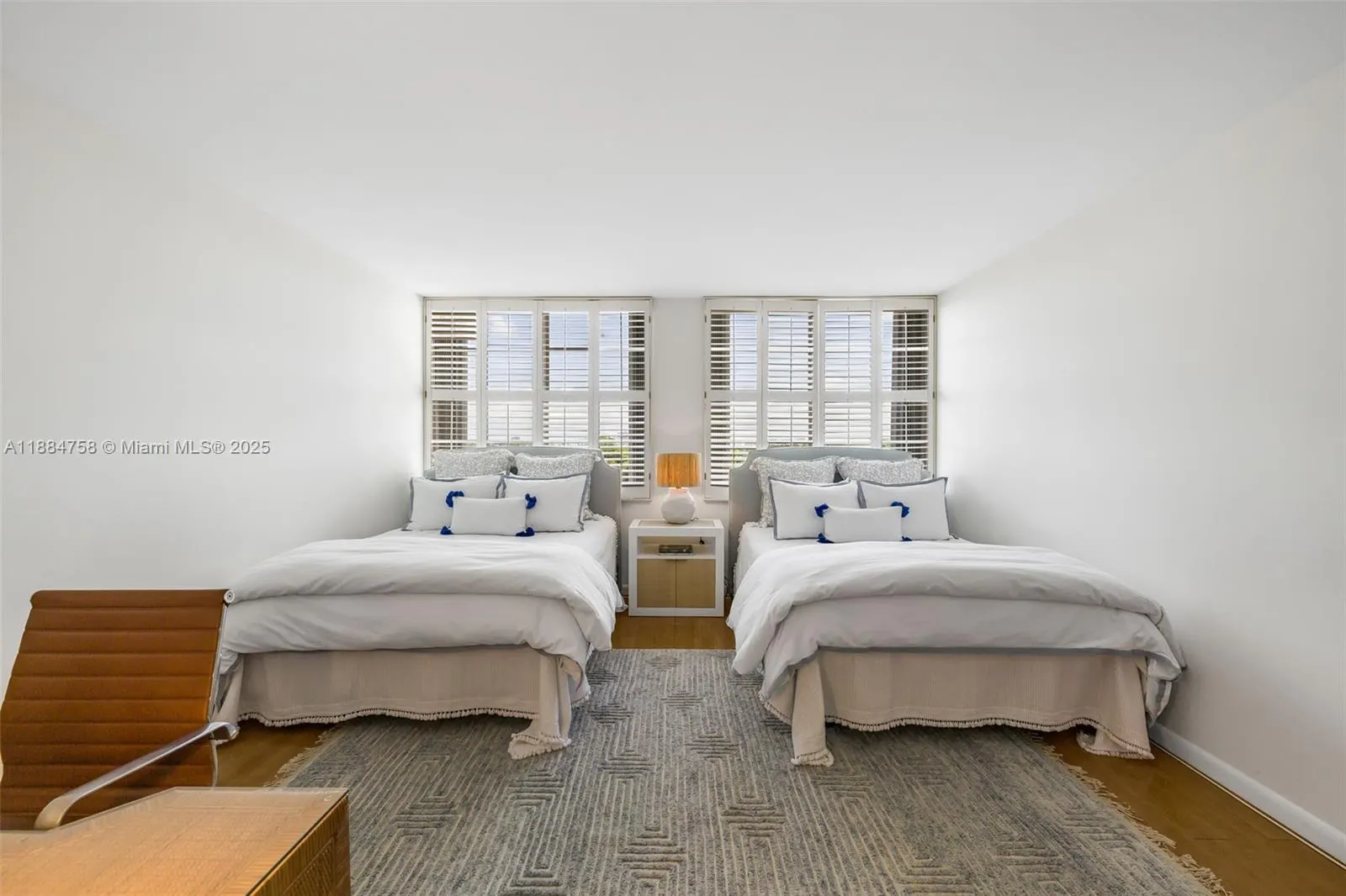 5660 Collins Ave, #8D