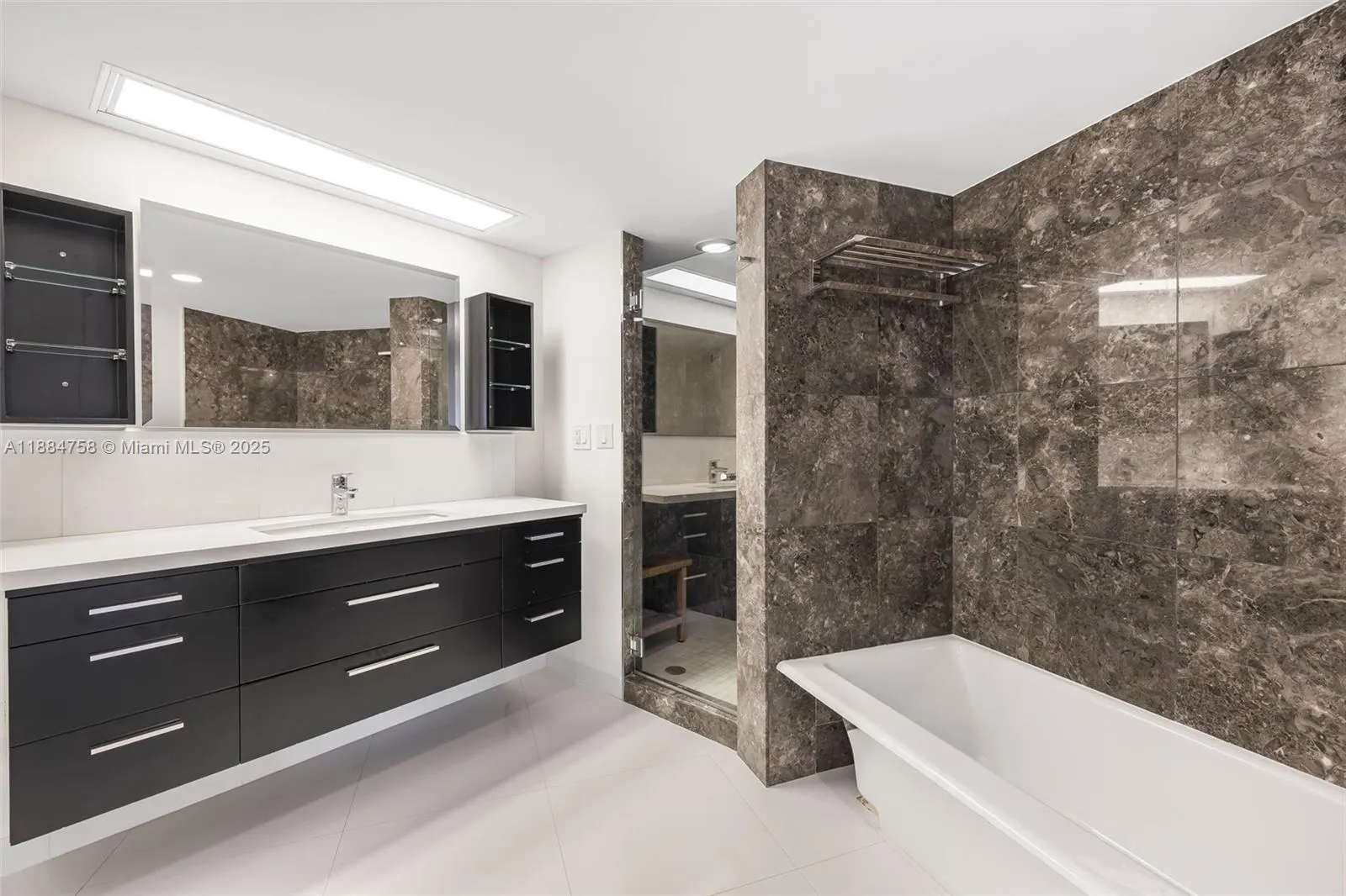5660 Collins Ave, #8D