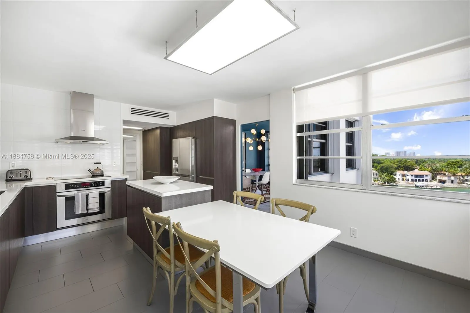 5660 Collins Ave, #8D