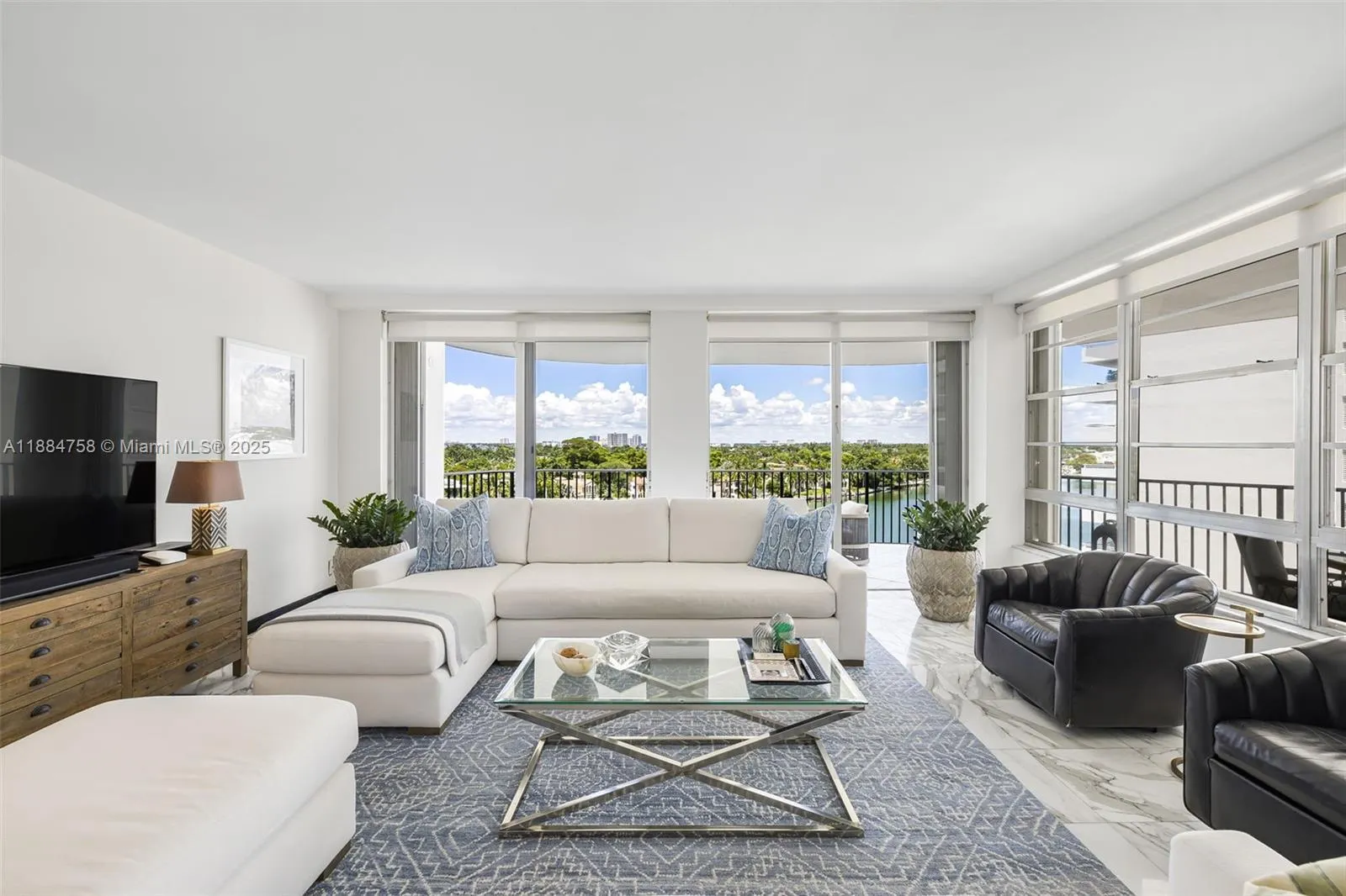 5660 Collins Ave, #8D