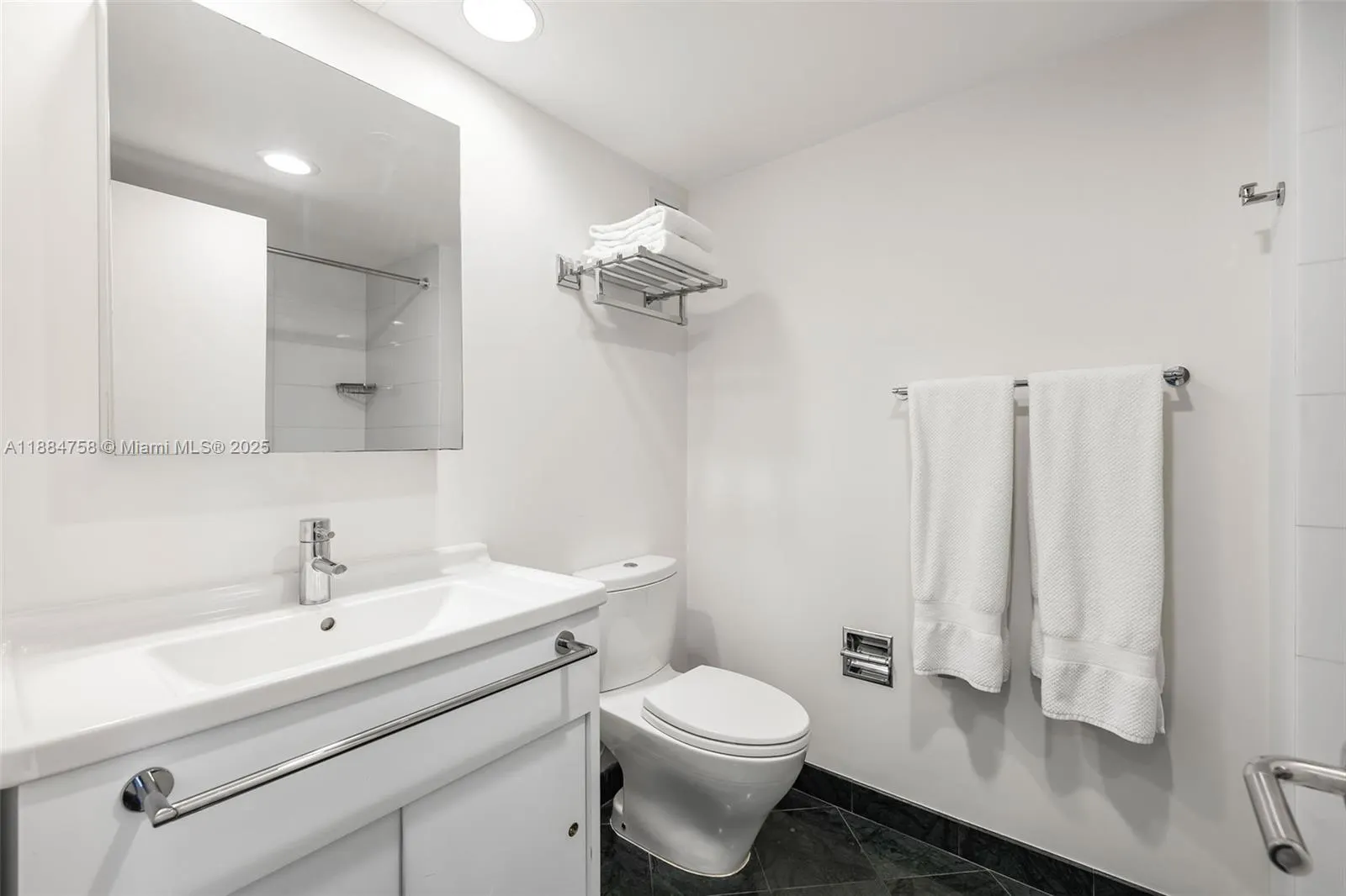 5660 Collins Ave, #8D