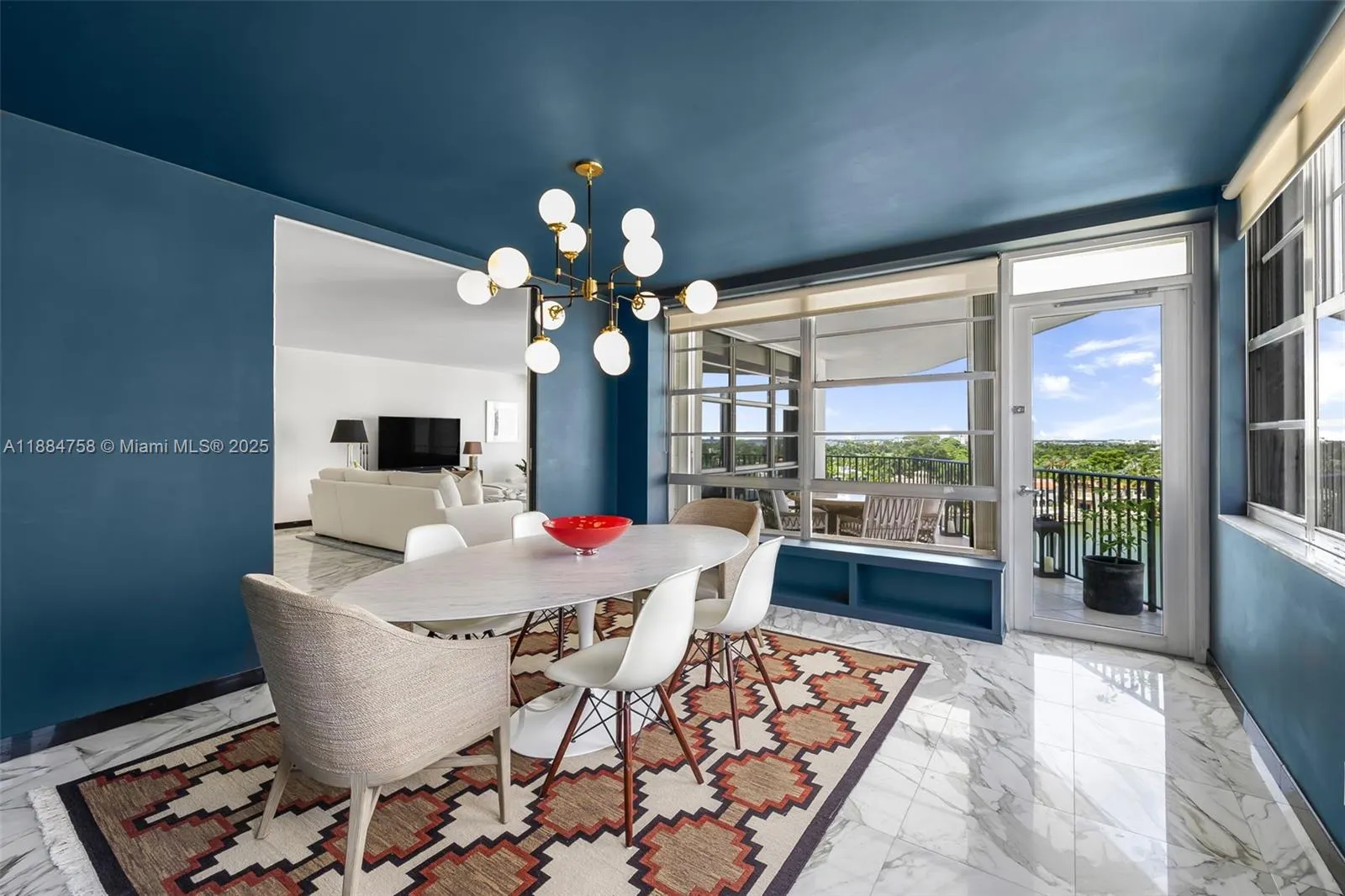 5660 Collins Ave, #8D