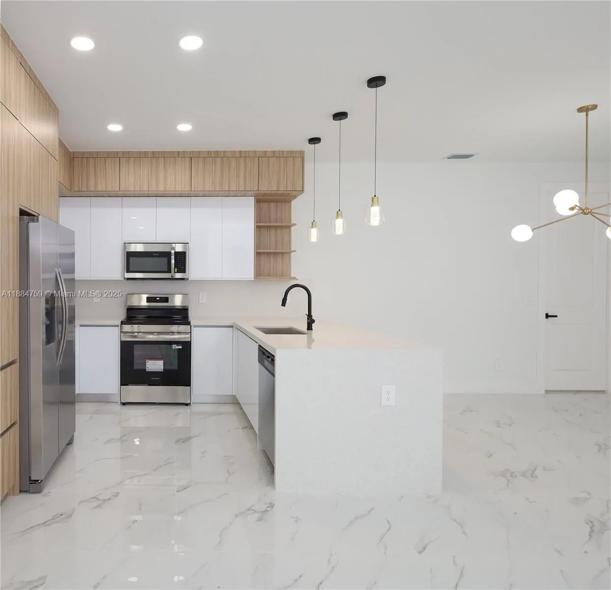 607 Pelee Ave