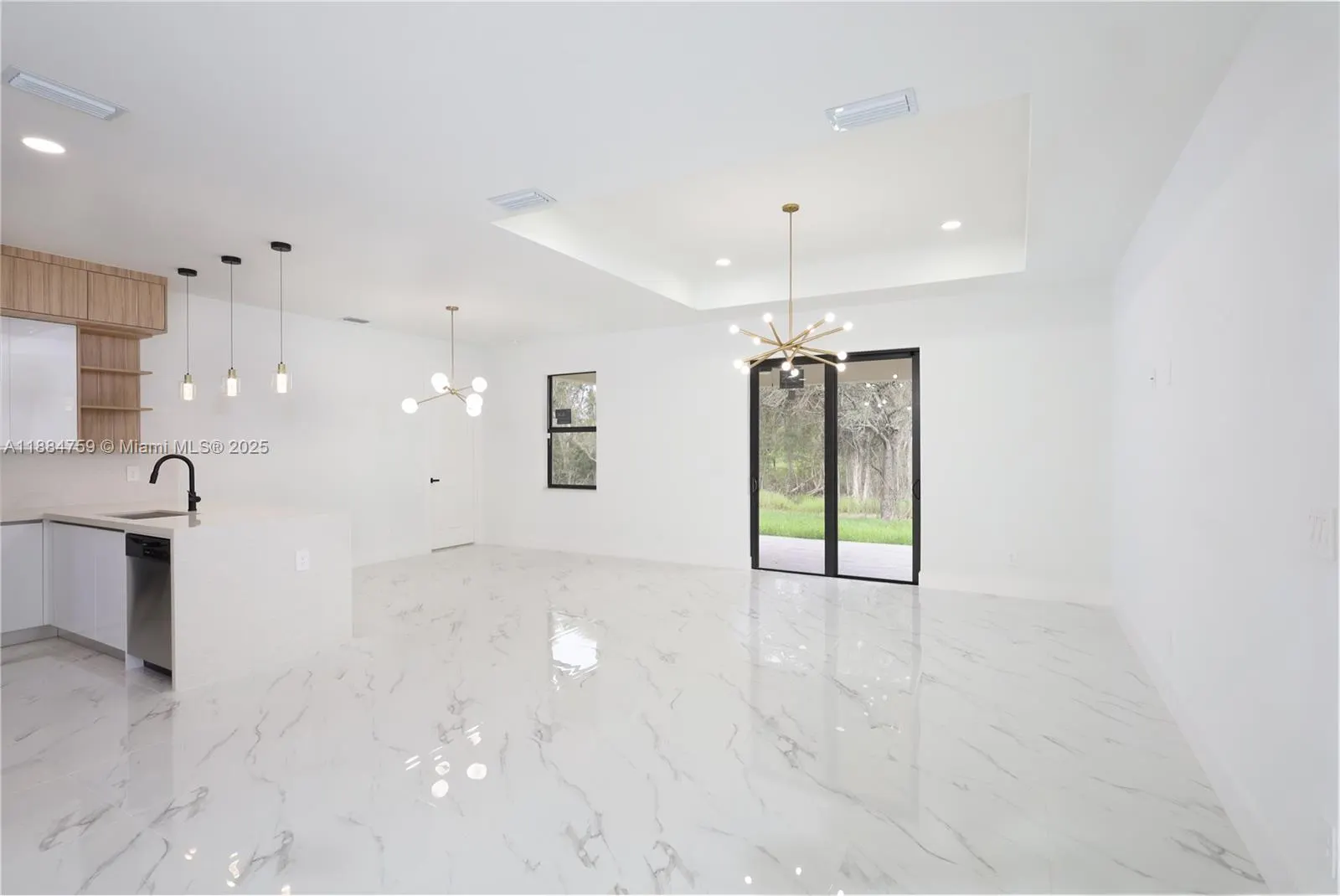607 Pelee Ave