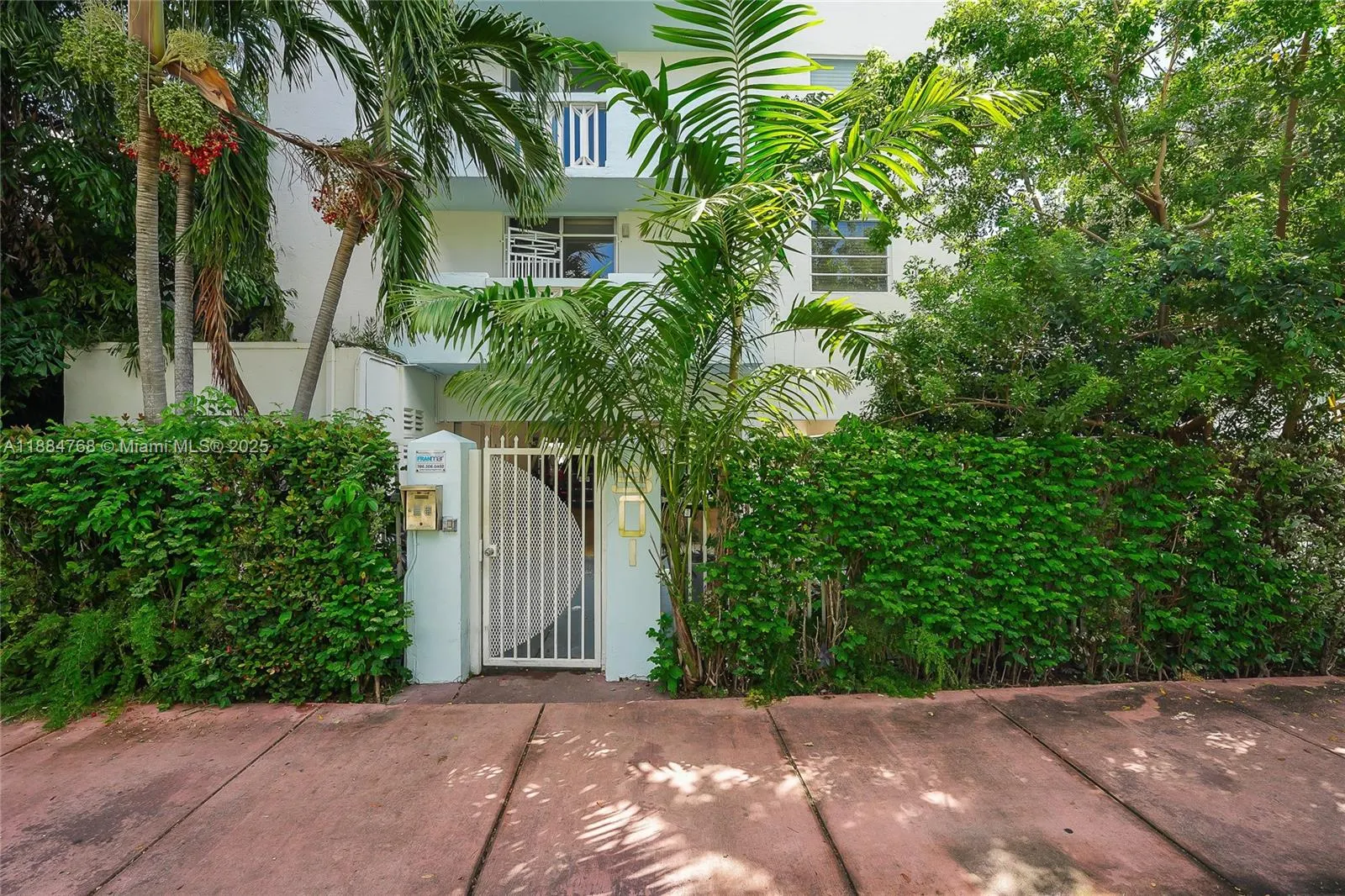 301 Jefferson Ave, #2D