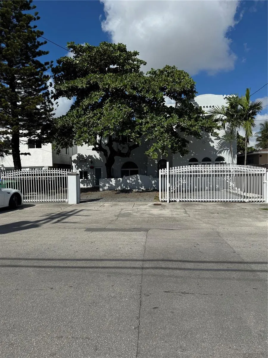 1680 NW 22nd Ct