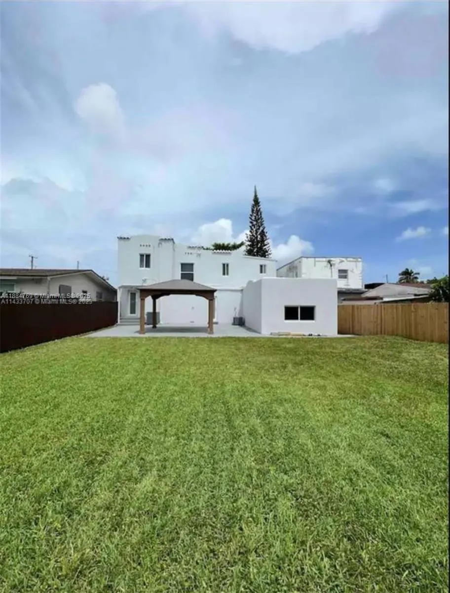 1680 NW 22nd Ct