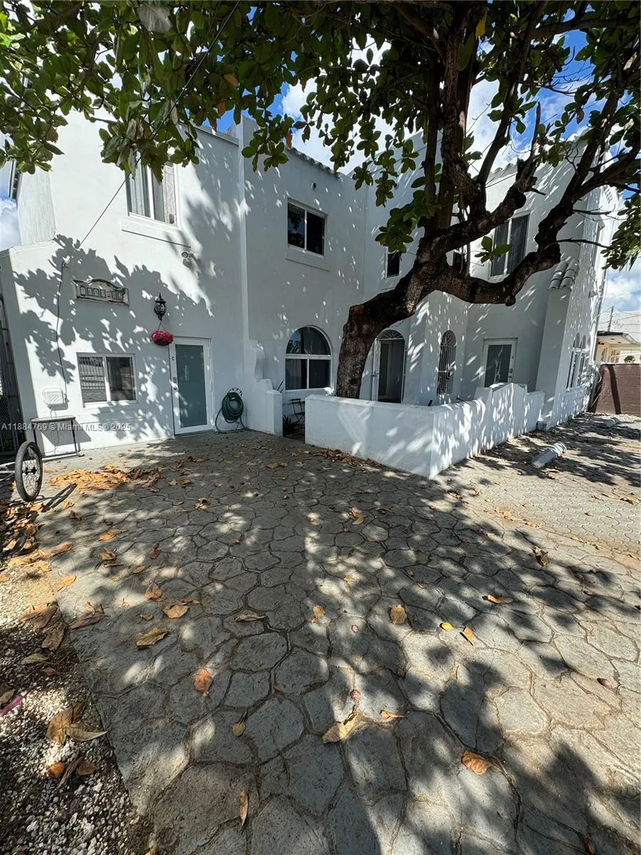 1680 NW 22nd Ct