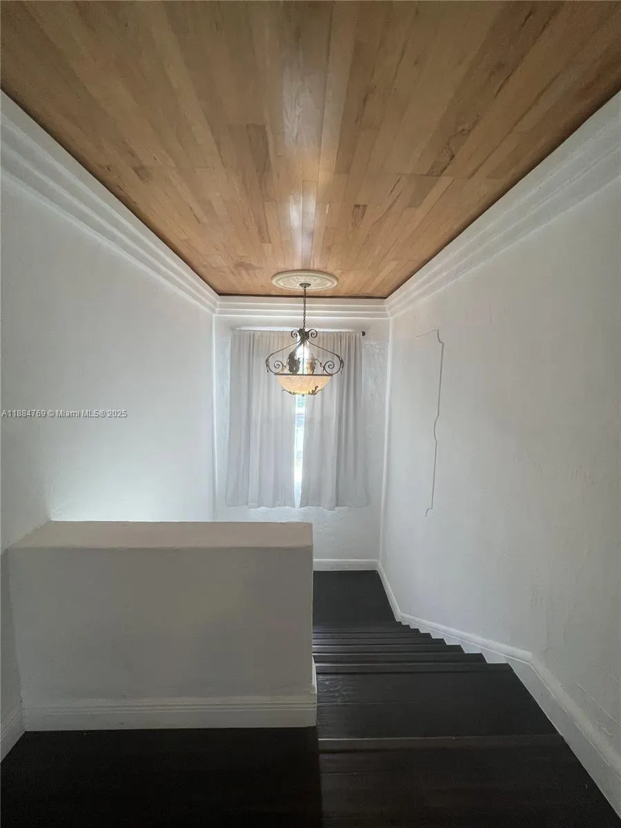 1680 NW 22nd Ct