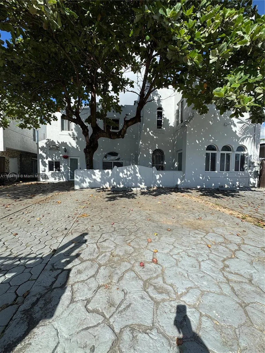 1680 NW 22nd Ct