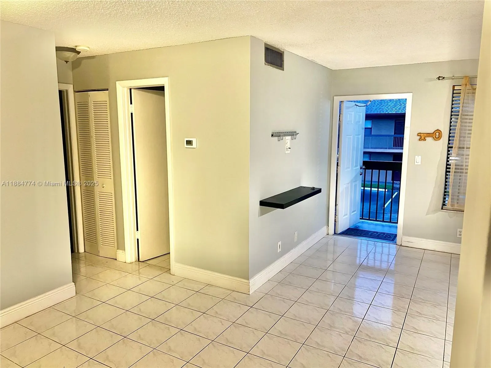 10002 Winding Lake Rd, #203