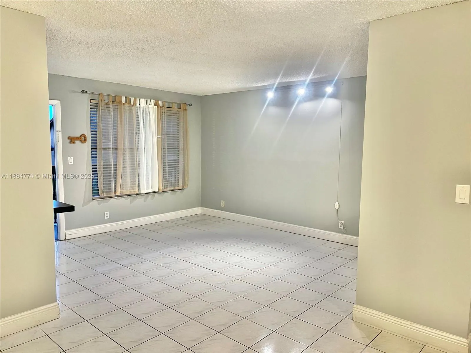 10002 Winding Lake Rd, #203