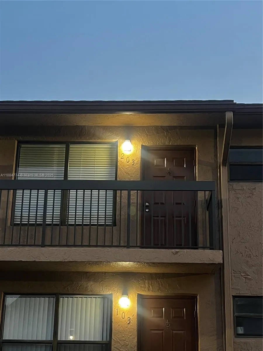 10002 Winding Lake Rd, #203