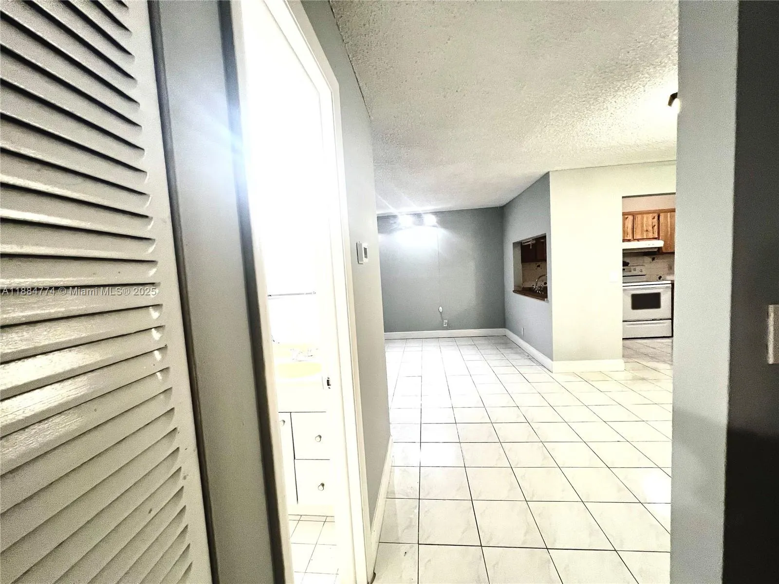 10002 Winding Lake Rd, #203
