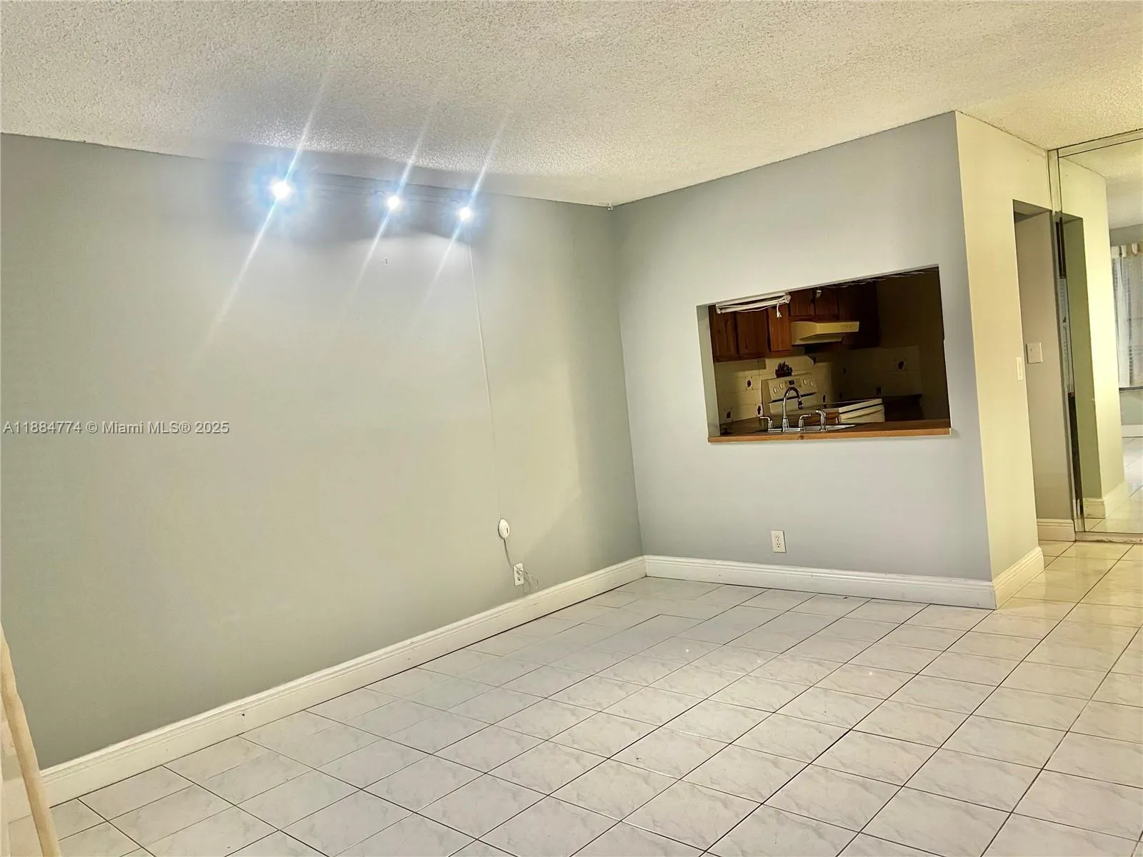 10002 Winding Lake Rd, #203