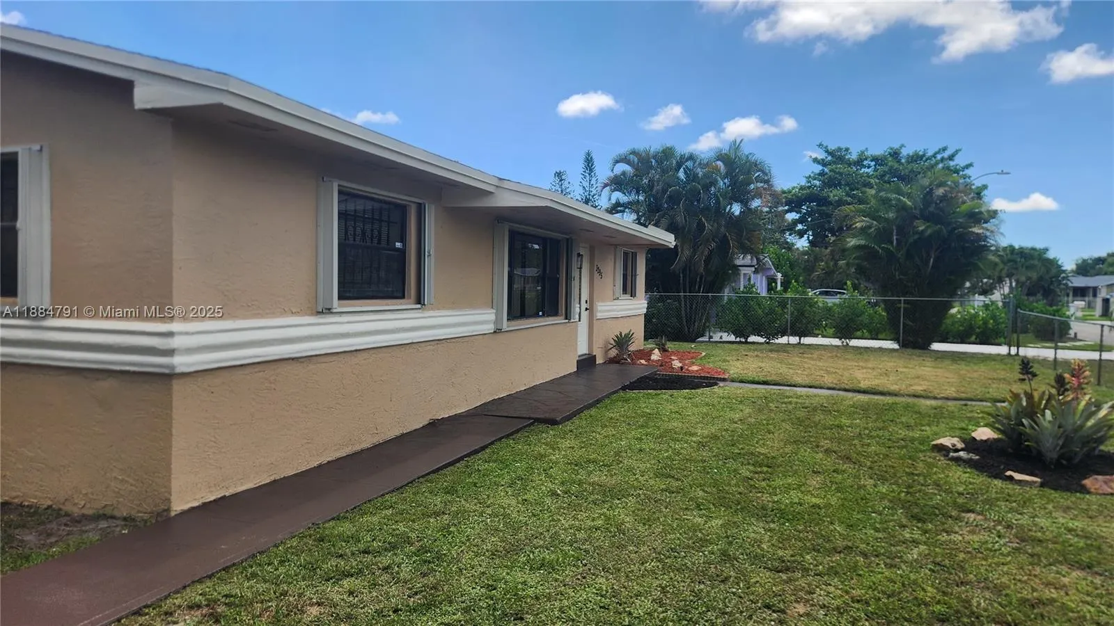 3295 NW 214th St, #3295