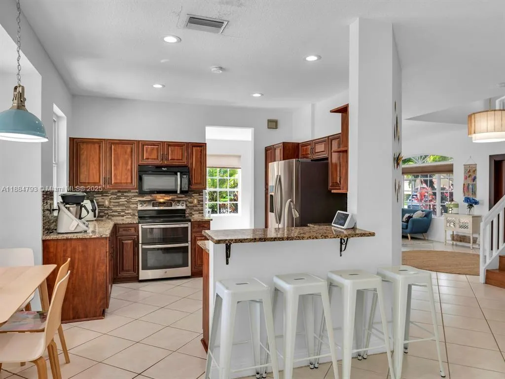 762 Verona Lake Dr