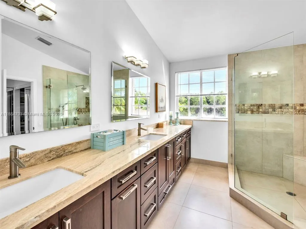 762 Verona Lake Dr