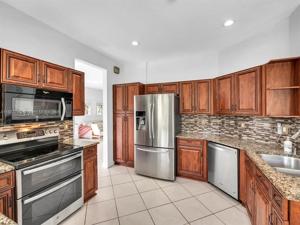 762 Verona Lake Dr