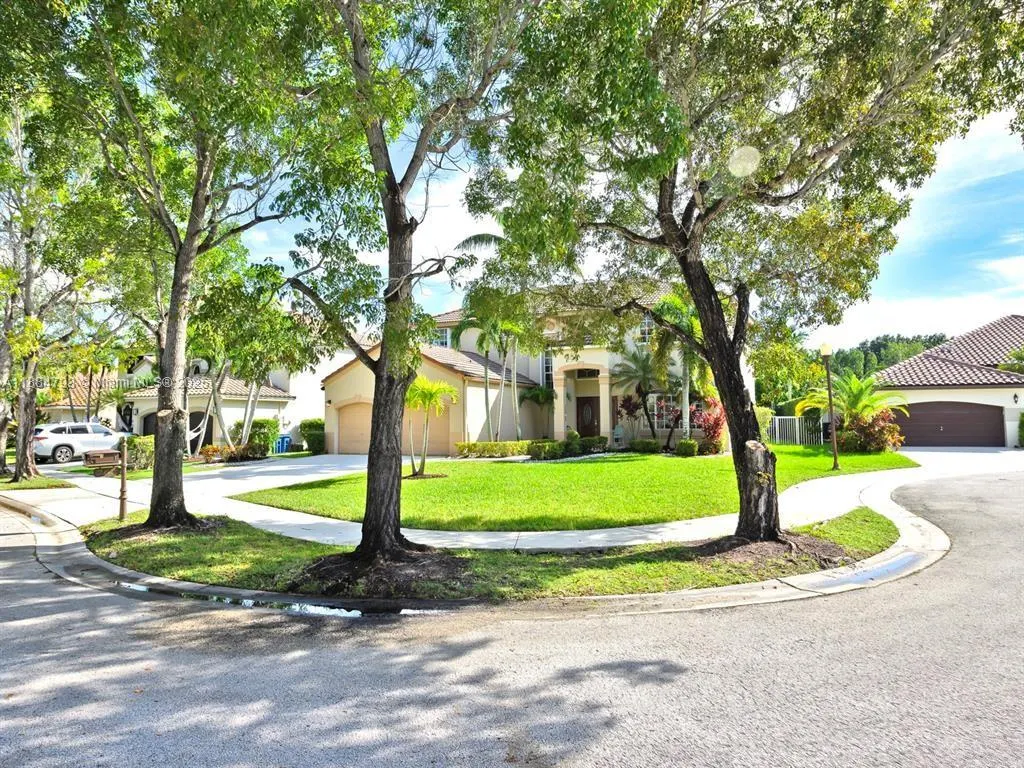 762 Verona Lake Dr