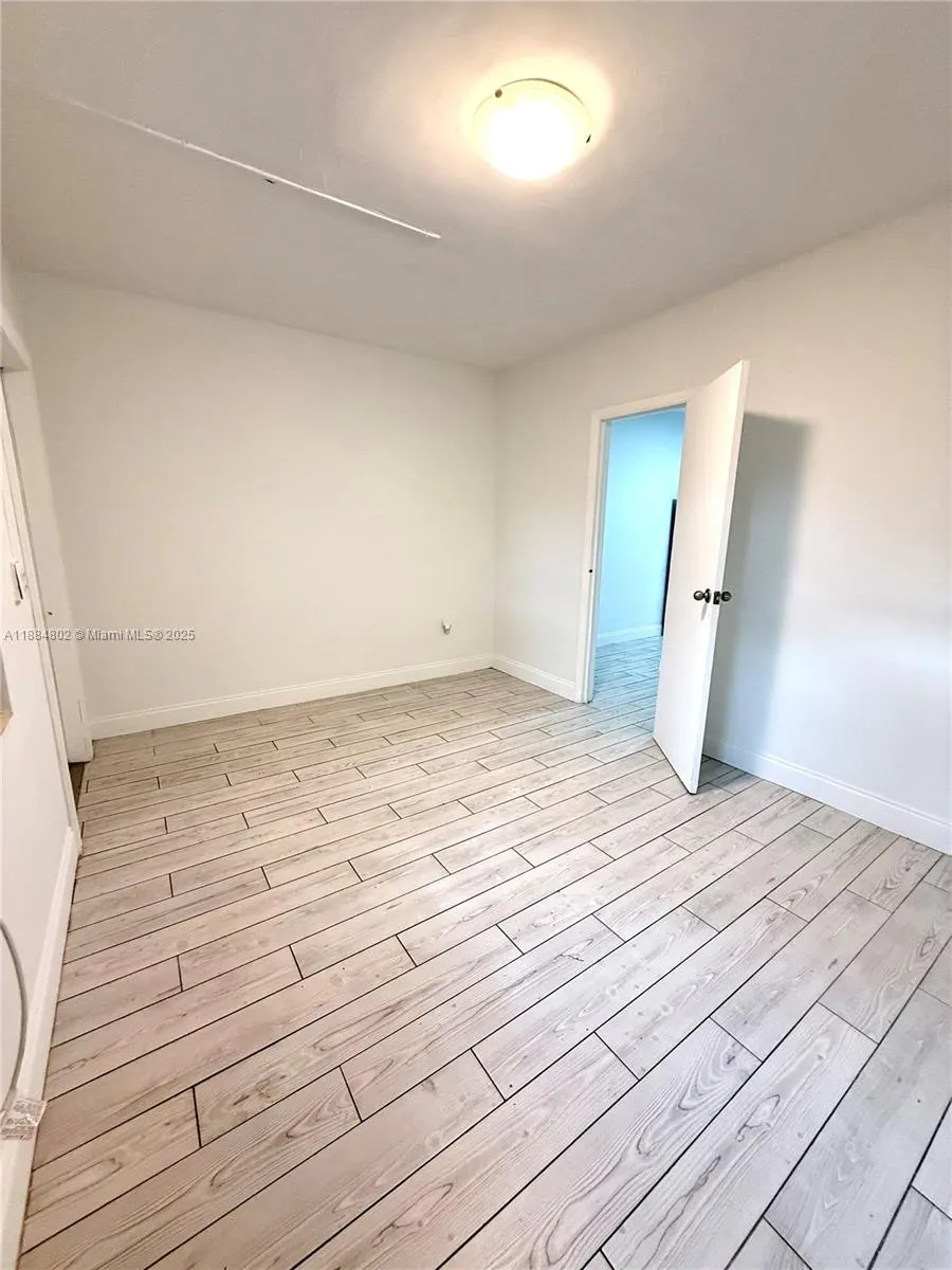 669 NW 28th St, #4
