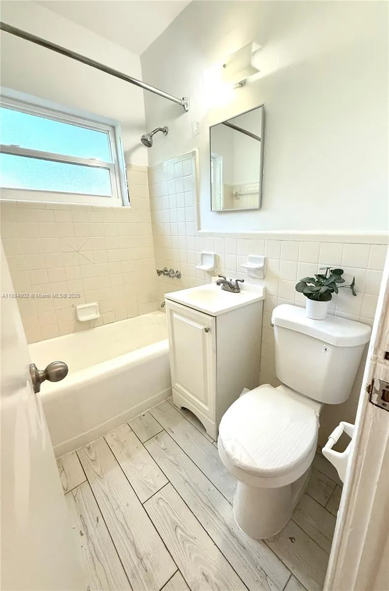 669 NW 28th St, #4