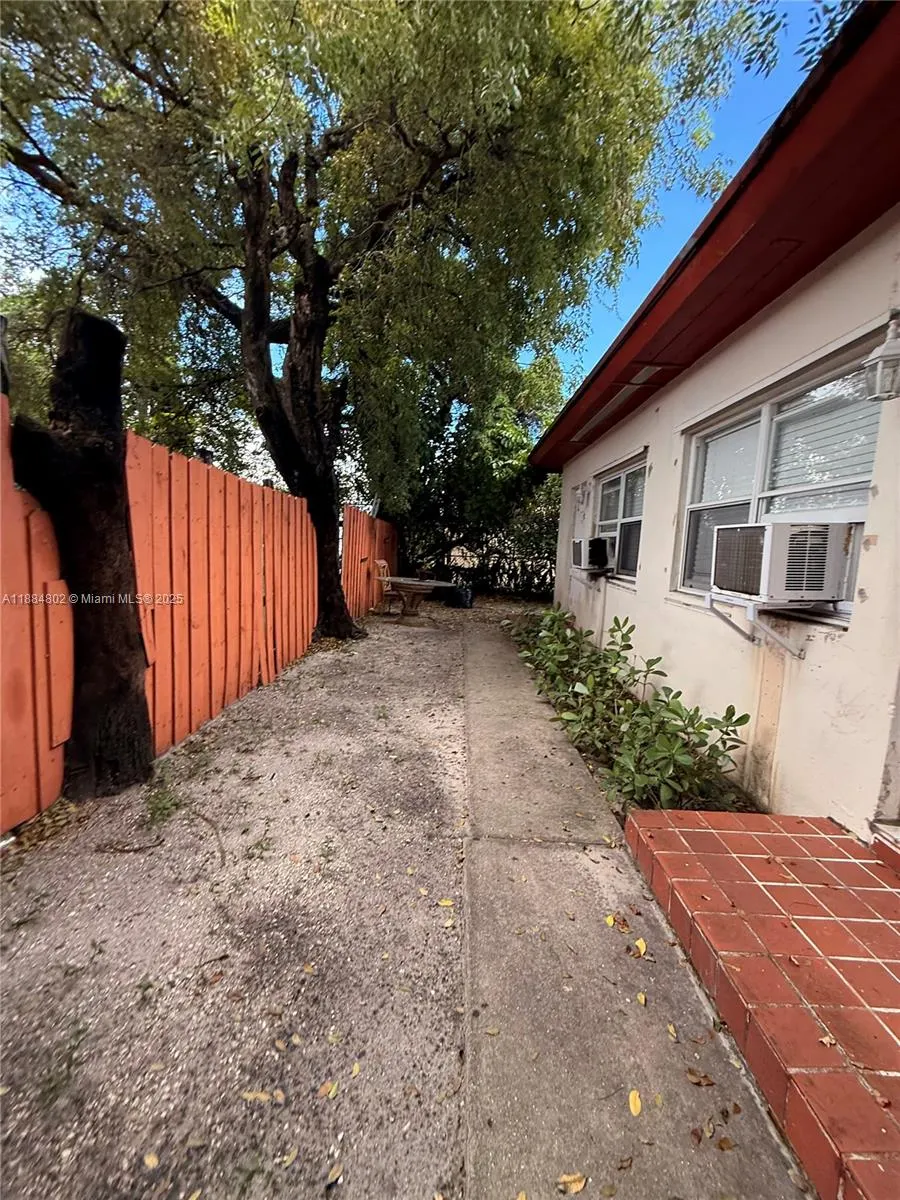 669 NW 28th St, #4