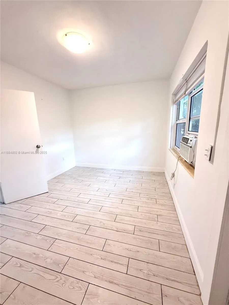 669 NW 28th St, #4