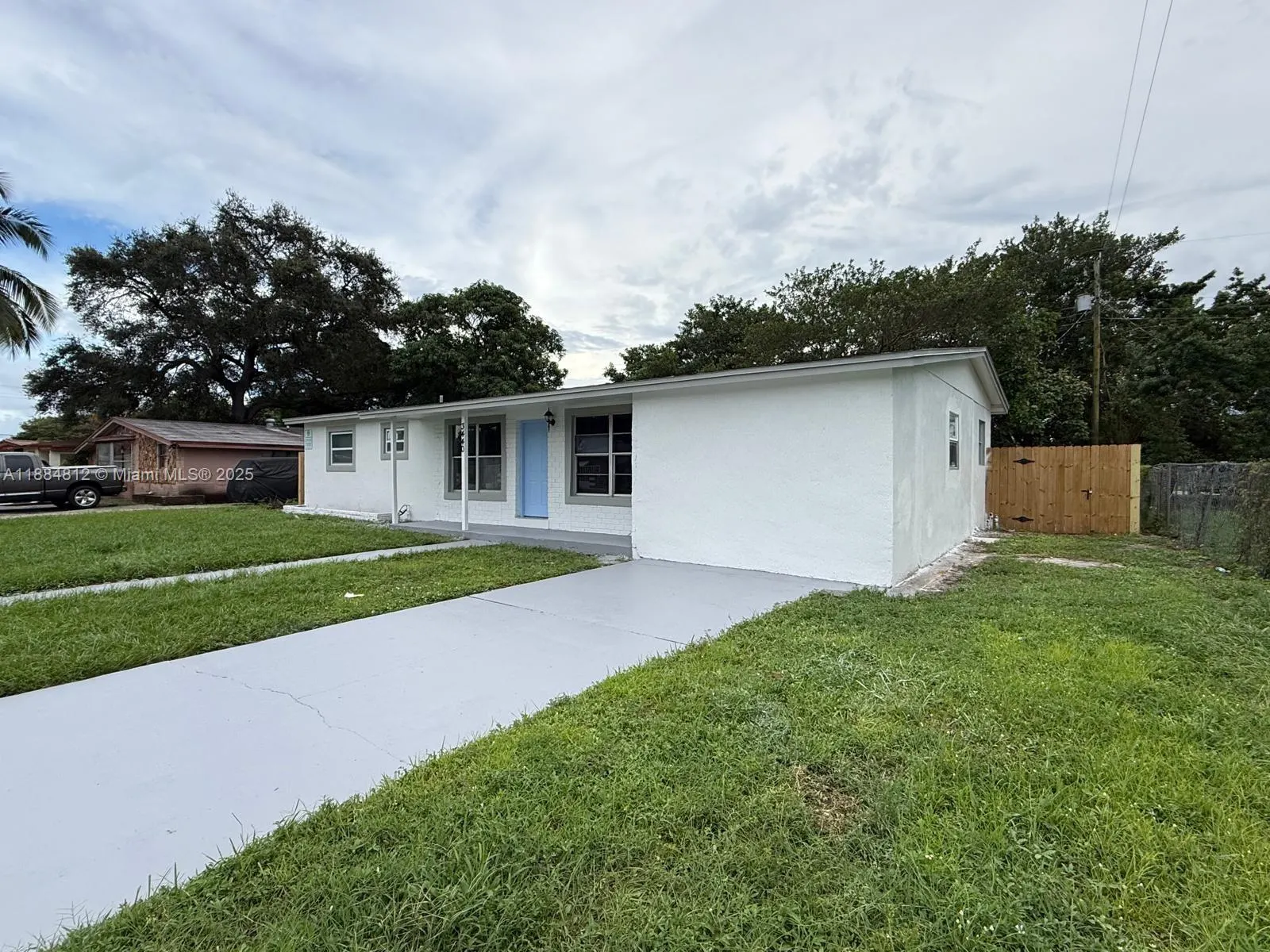 3440 NW 4th St, #0