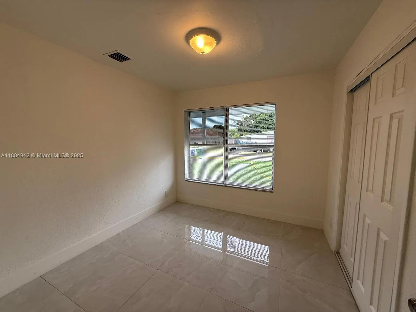 3440 NW 4th St, #0
