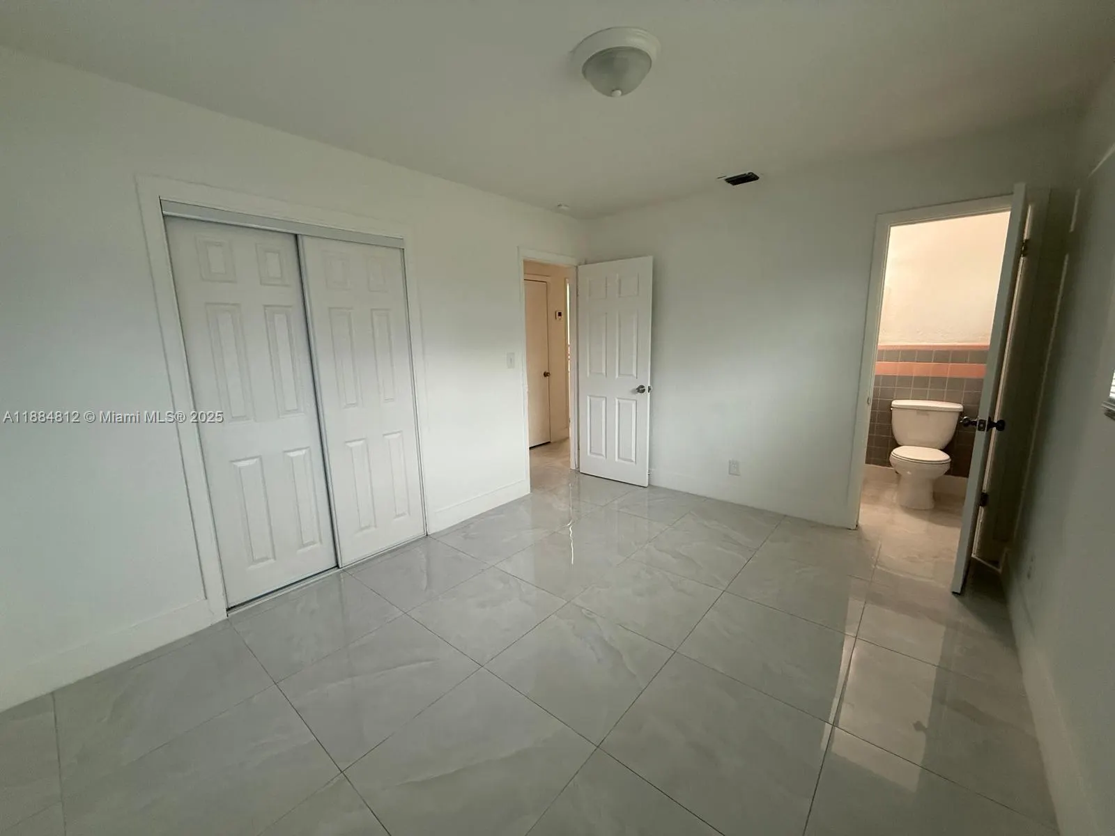 3440 NW 4th St, #0