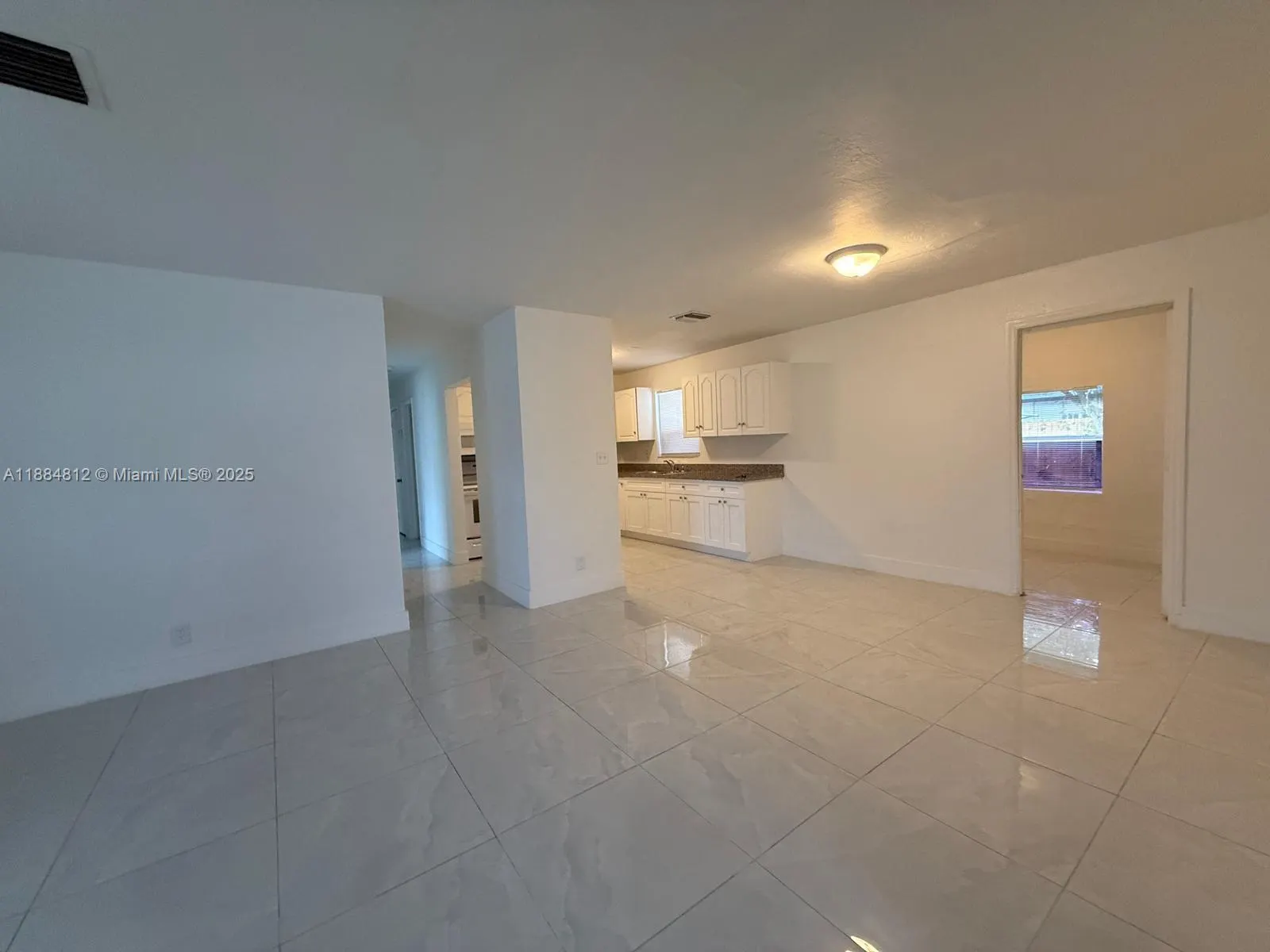 3440 NW 4th St, #0