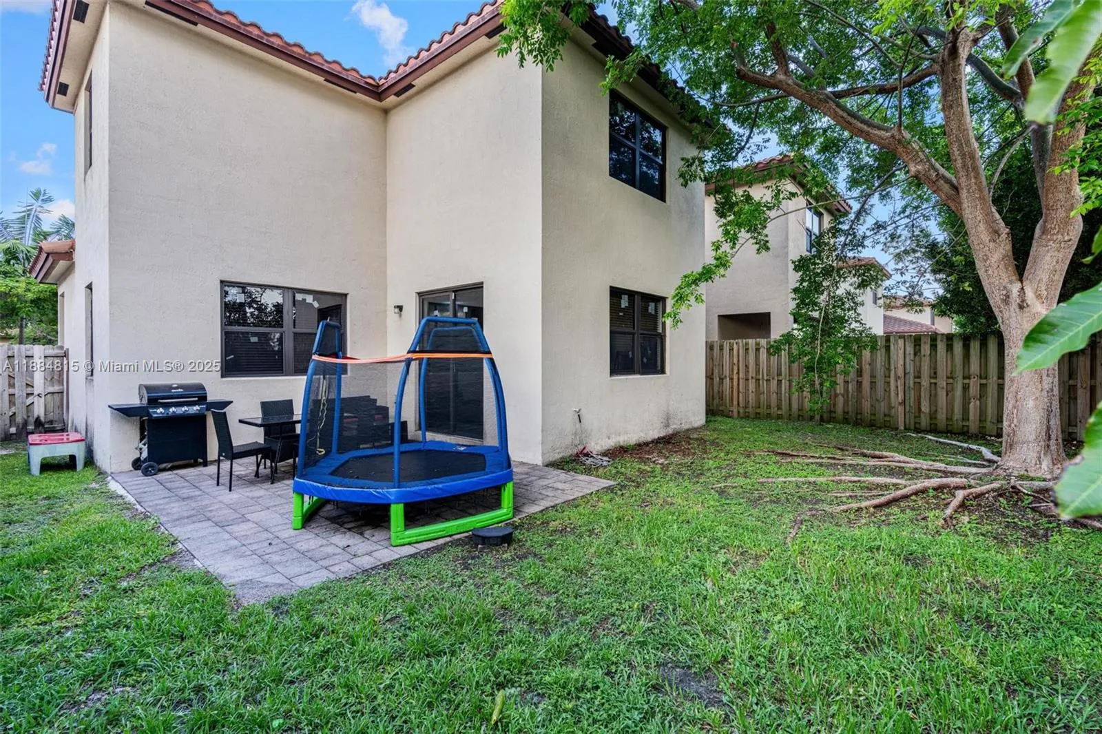 158 NE 23rd Ter